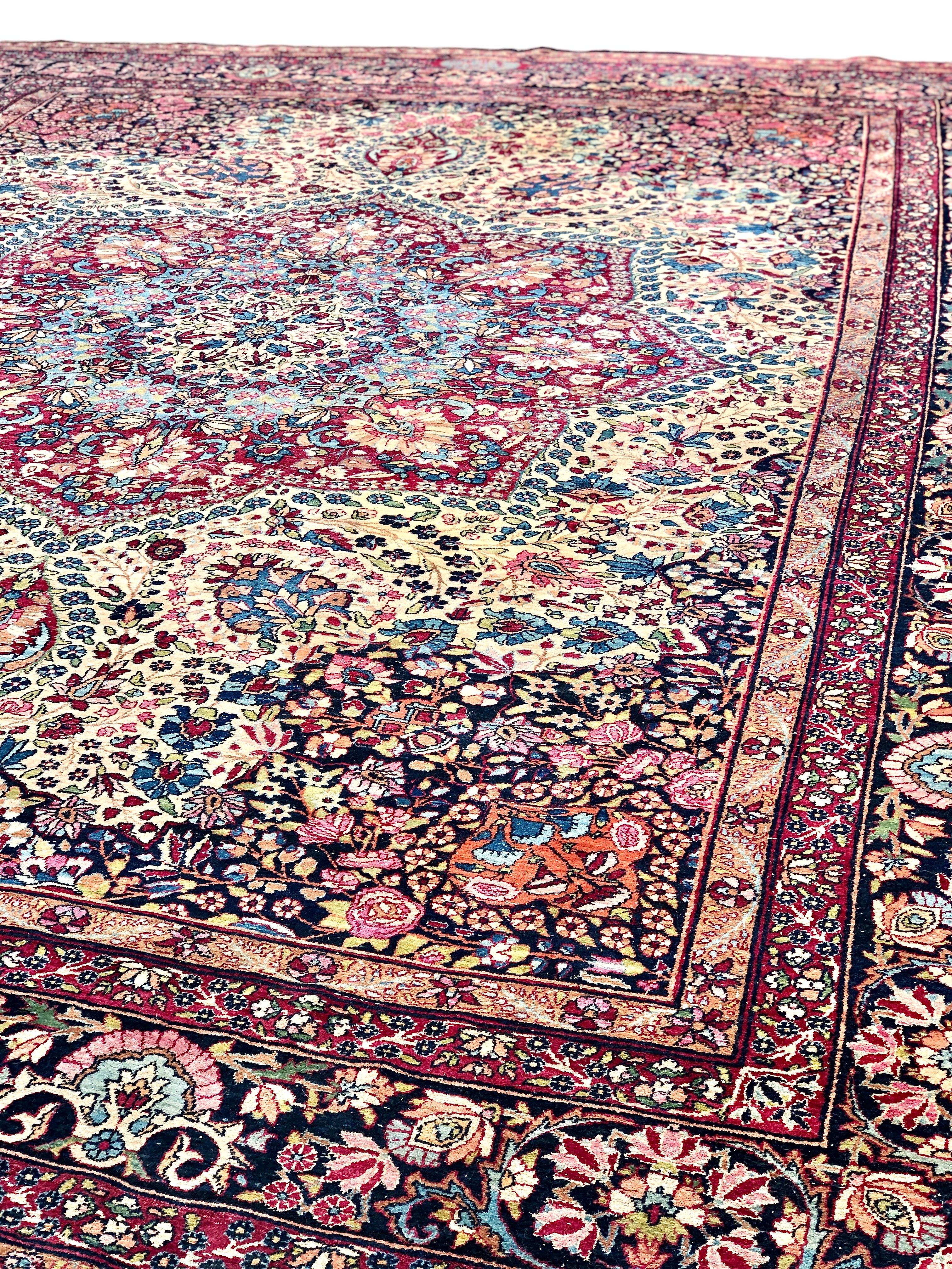 Feiner alter persischer Kirman-Teppich (Mitte des 20. Jahrhunderts) im Angebot