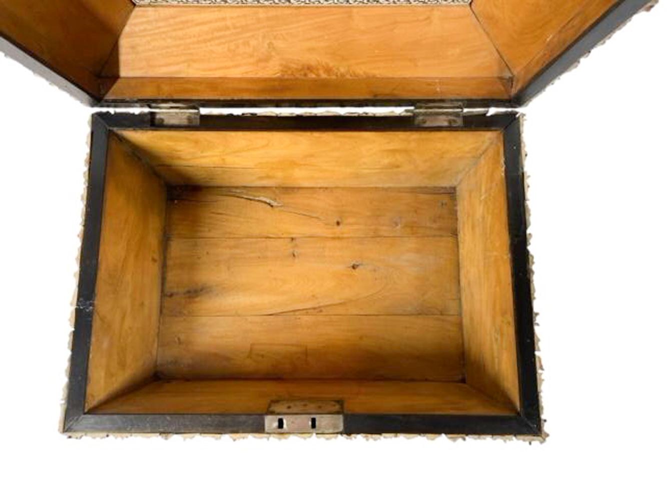 Außergewöhnliche anglo-indische Hirsch Horn furniert Nähen / Arbeit Box aus Vizagapatam im Angebot 3