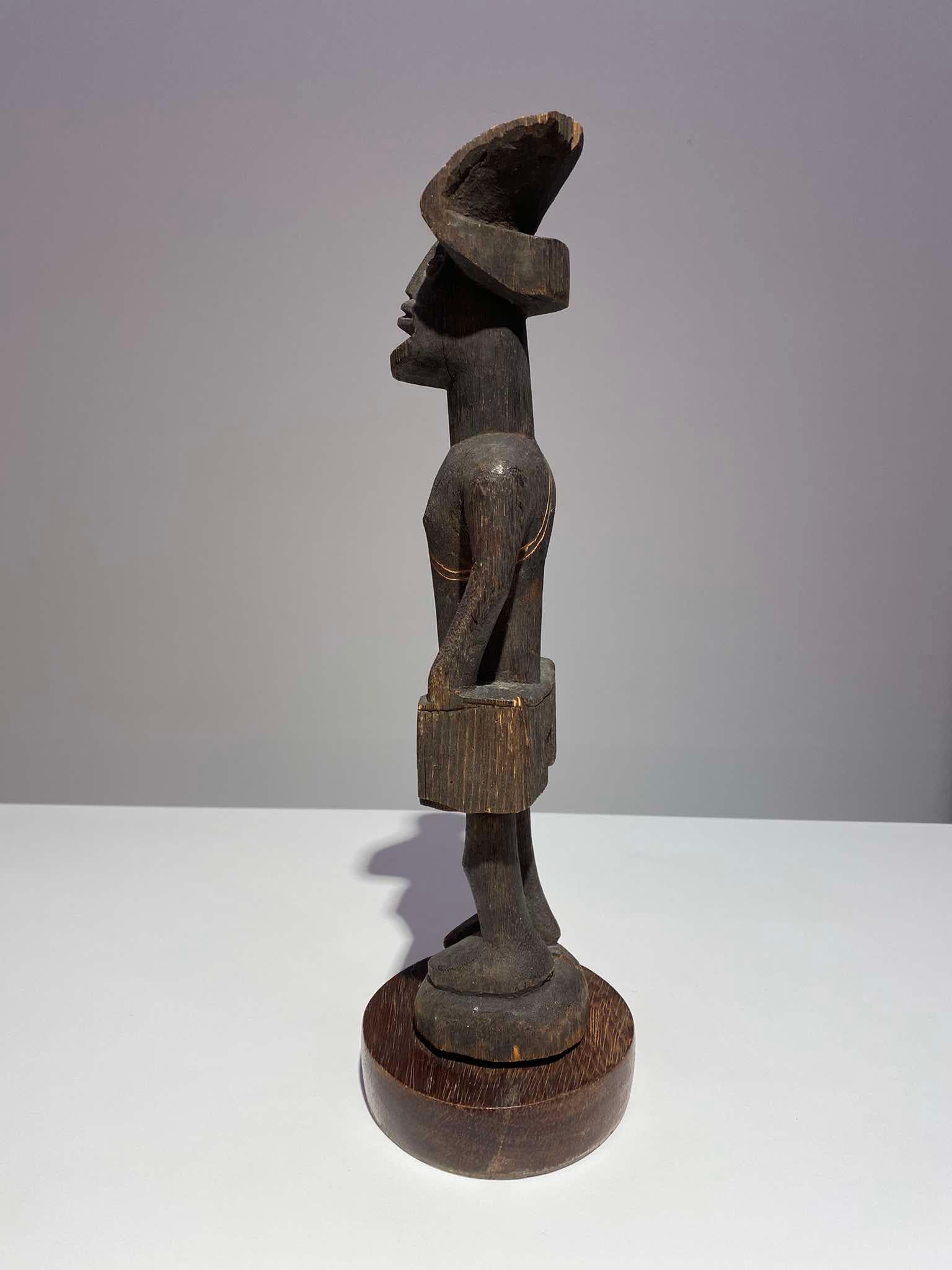 20th Century Exceptional Anthropomorphic Statue Tshokwe Chokwe Tribe Congo 19th Angola For Sale