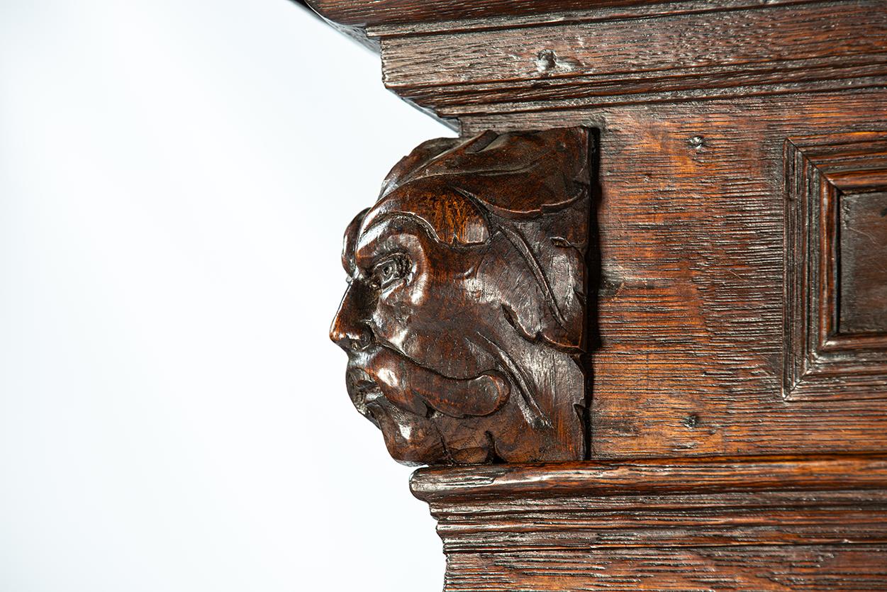 Exceptionnel Cabinet à Portail en chêne ancien 18ème siècle Renaissance hollandaise de l'âge d'or en vente 5