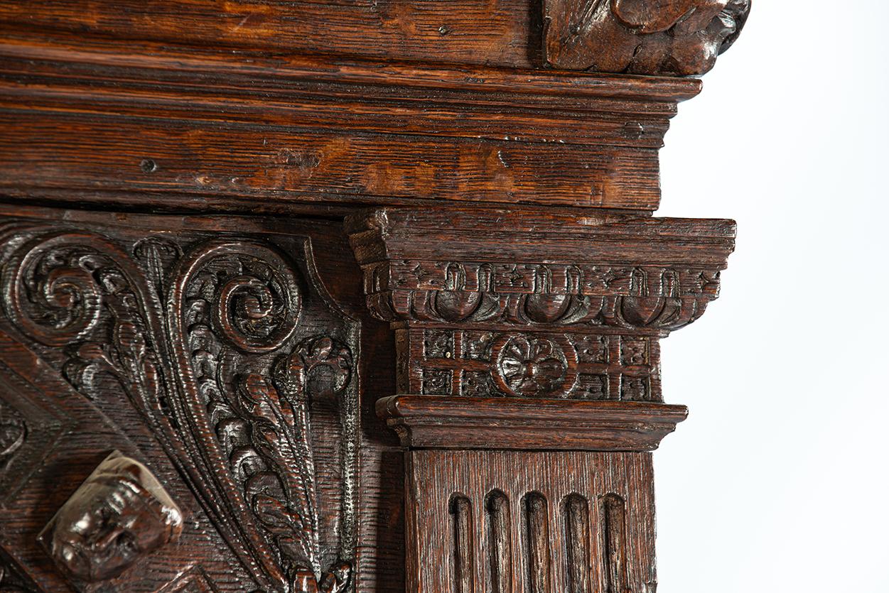 Exceptionnel Cabinet à Portail en chêne ancien 18ème siècle Renaissance hollandaise de l'âge d'or en vente 7