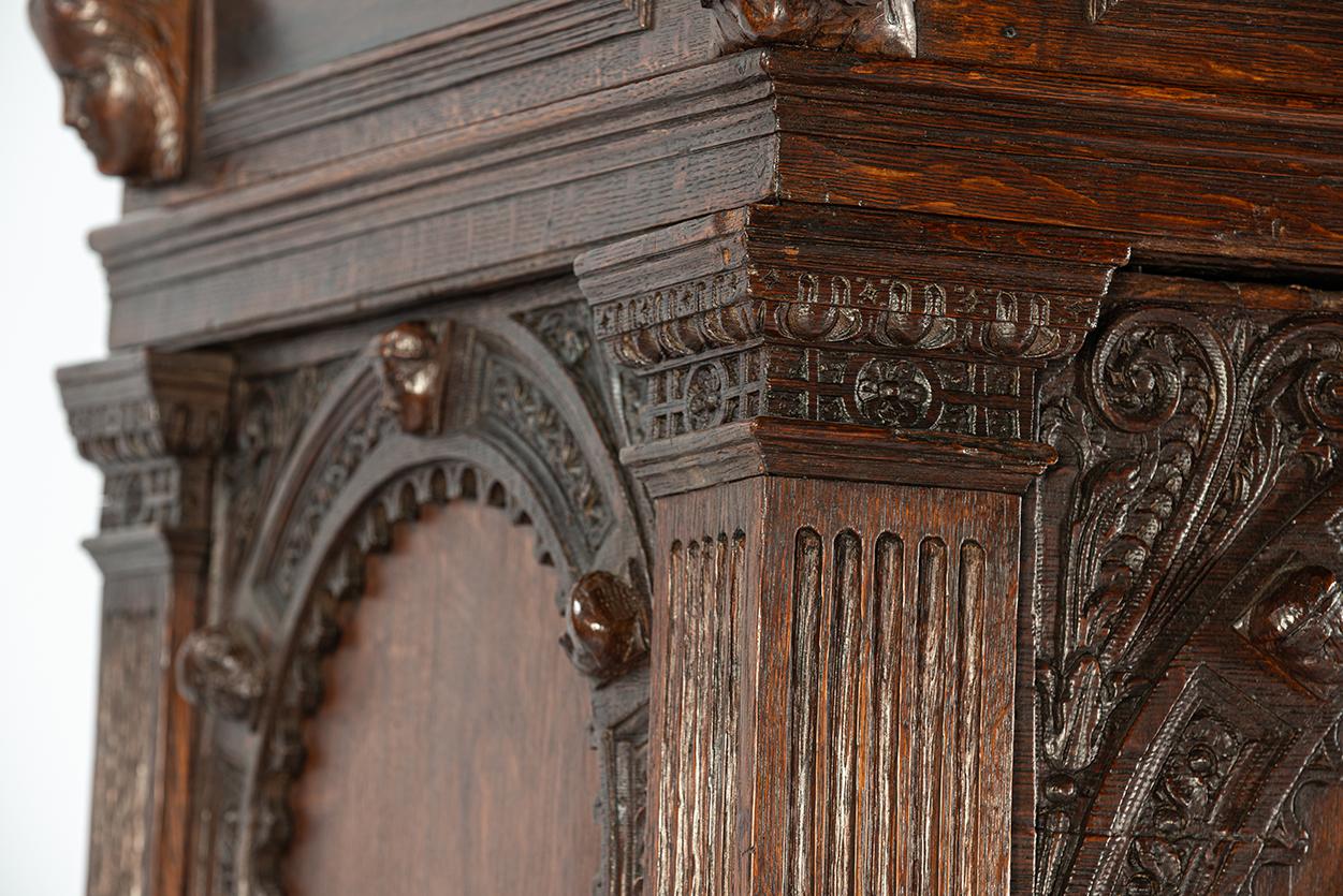 Exceptionnel Cabinet à Portail en chêne ancien 18ème siècle Renaissance hollandaise de l'âge d'or en vente 8