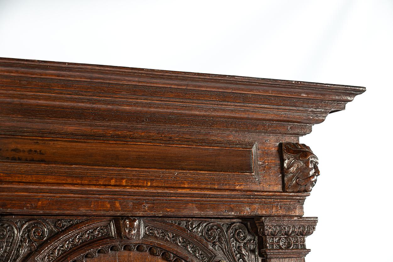 Exceptionnel Cabinet à Portail en chêne ancien 18ème siècle Renaissance hollandaise de l'âge d'or en vente 12