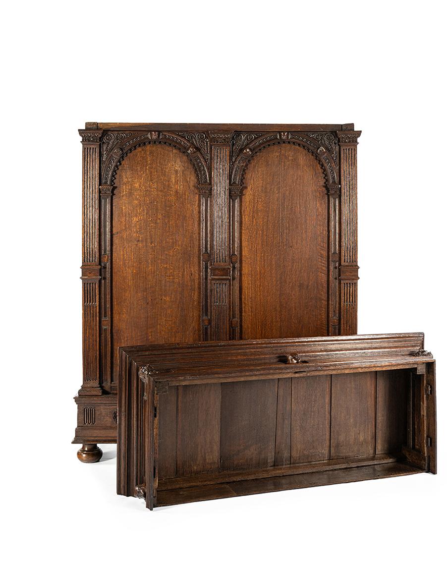 Néerlandais Exceptionnel Cabinet à Portail en chêne ancien 18ème siècle Renaissance hollandaise de l'âge d'or en vente