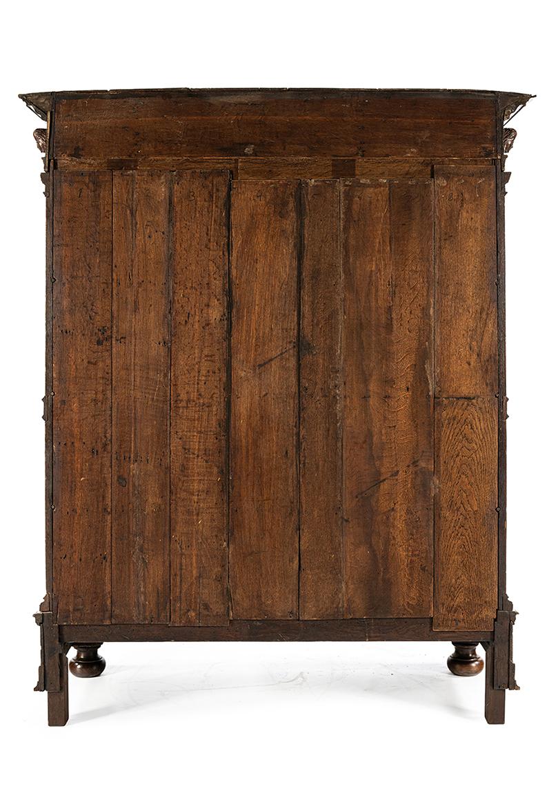Sculpté Exceptionnel Cabinet à Portail en chêne ancien 18ème siècle Renaissance hollandaise de l'âge d'or en vente