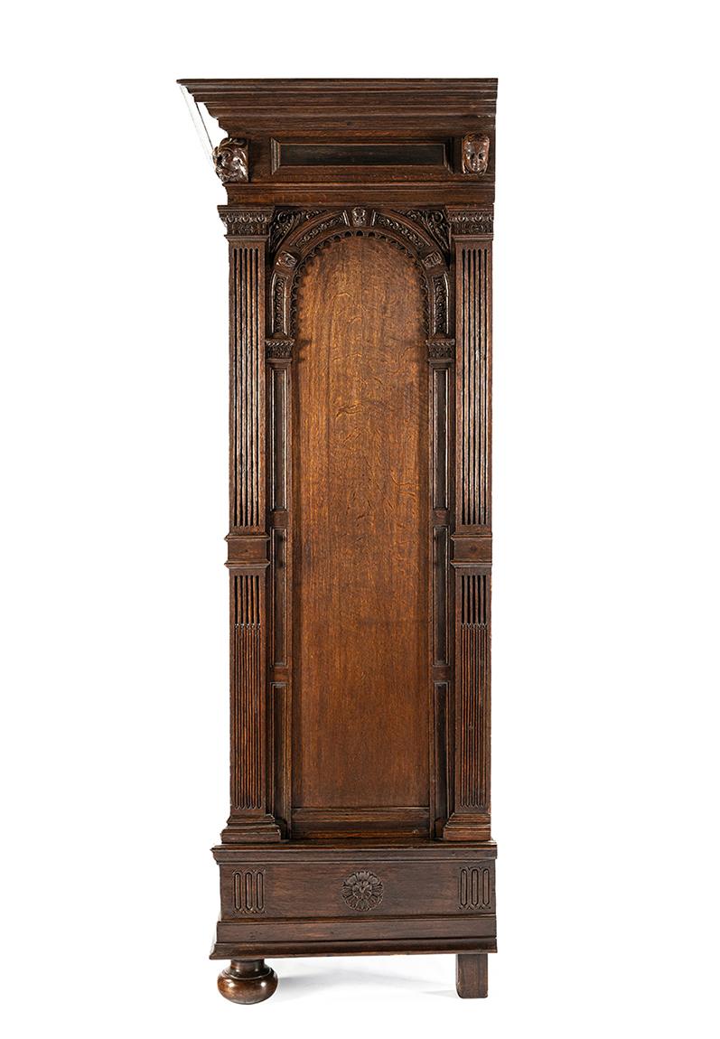 Exceptionnel Cabinet à Portail en chêne ancien 18ème siècle Renaissance hollandaise de l'âge d'or Bon état - En vente à Casteren, NL