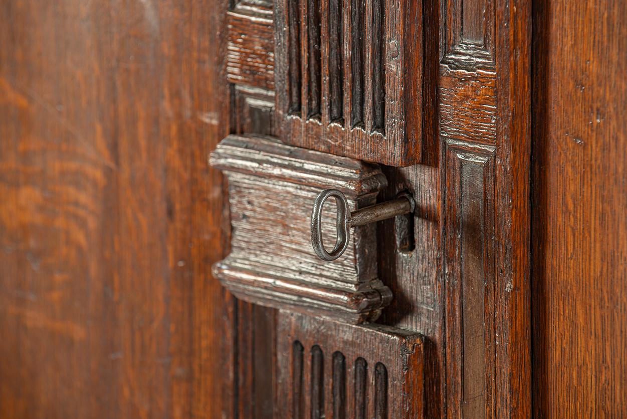 Exceptionnel Cabinet à Portail en chêne ancien 18ème siècle Renaissance hollandaise de l'âge d'or en vente 2