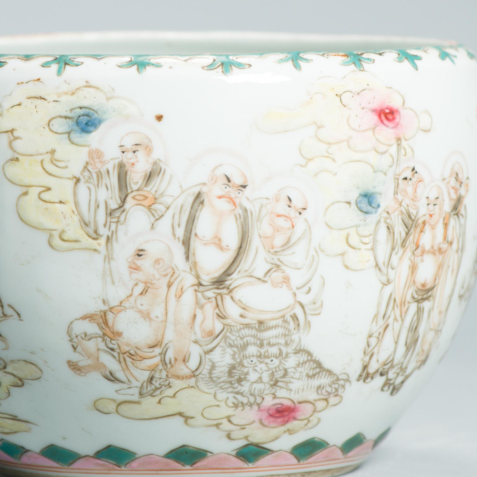 Exceptional Antique 19/20th c Cachepot Chinese Porcelain with Kutani figures For Sale 9