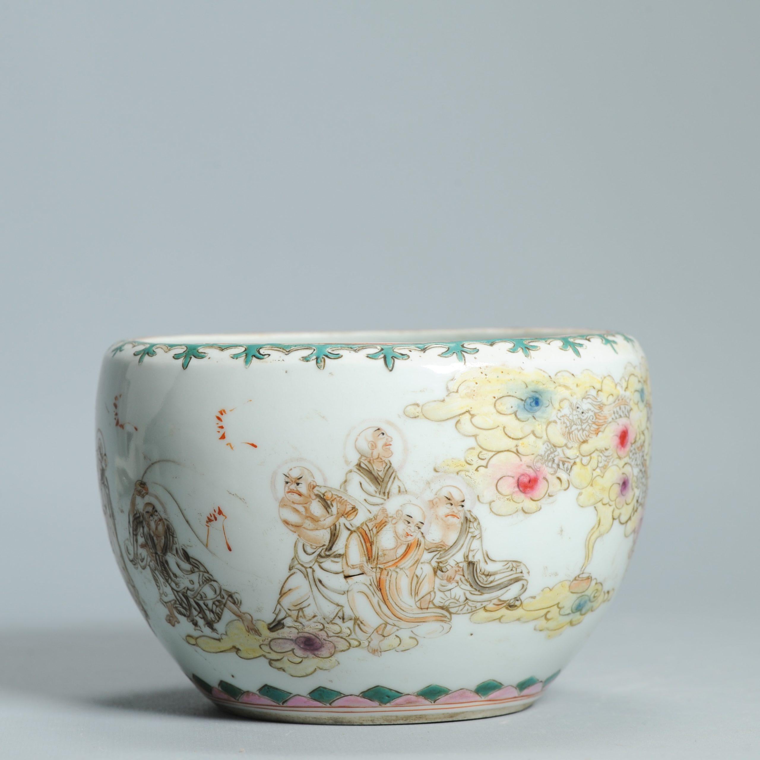 Exceptional Antique 19/20th c Cachepot Chinese Porcelain with Kutani figures For Sale 4