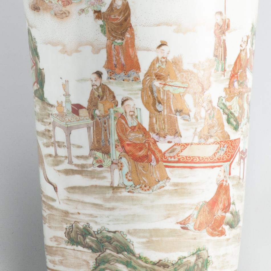 Eccezionale vaso antico in porcellana giapponese o cinese del 19° secolo con figure in vendita 2