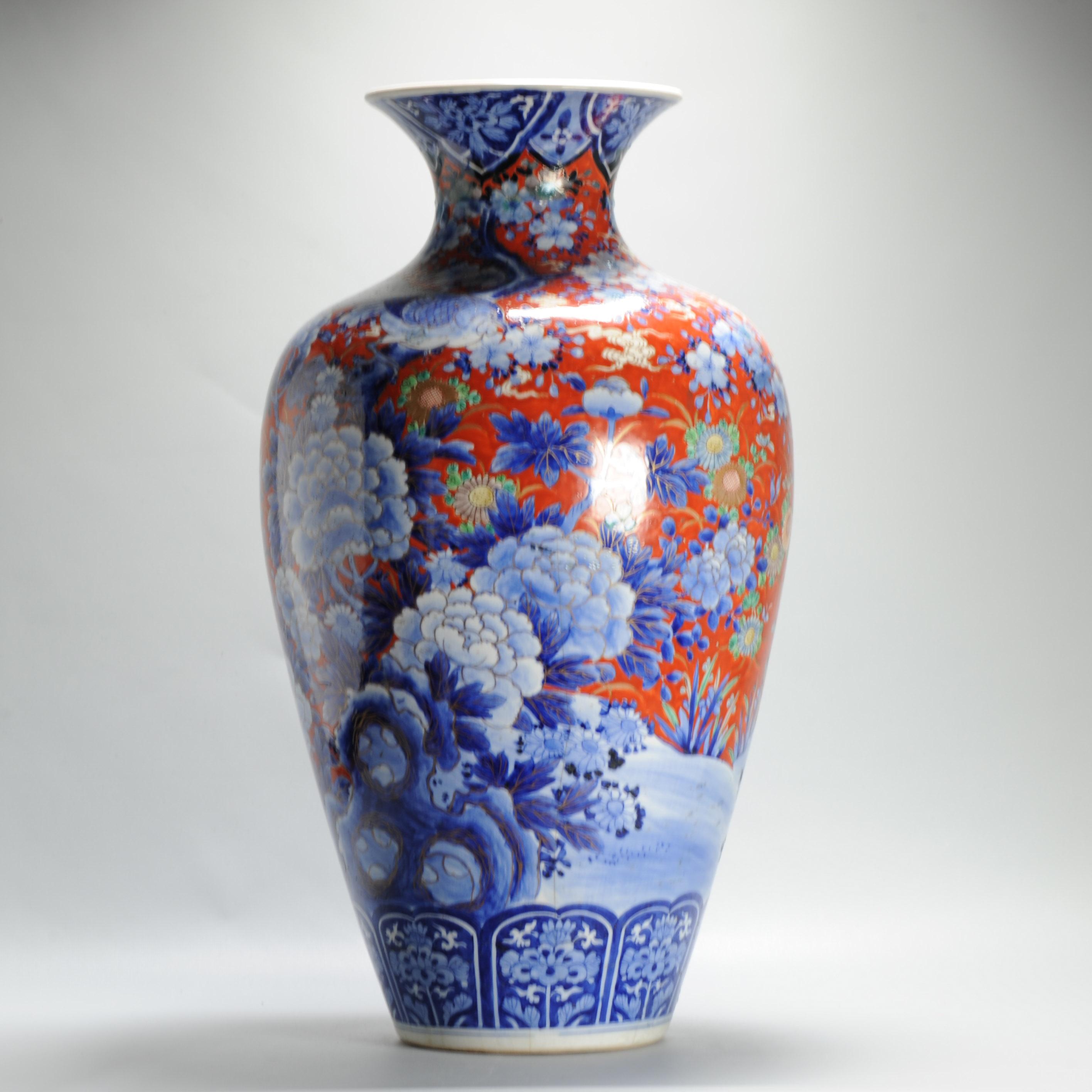 Eccezionale vaso antico in porcellana giapponese del XIX secolo con uccelli e fiori. Rosso in vendita 3