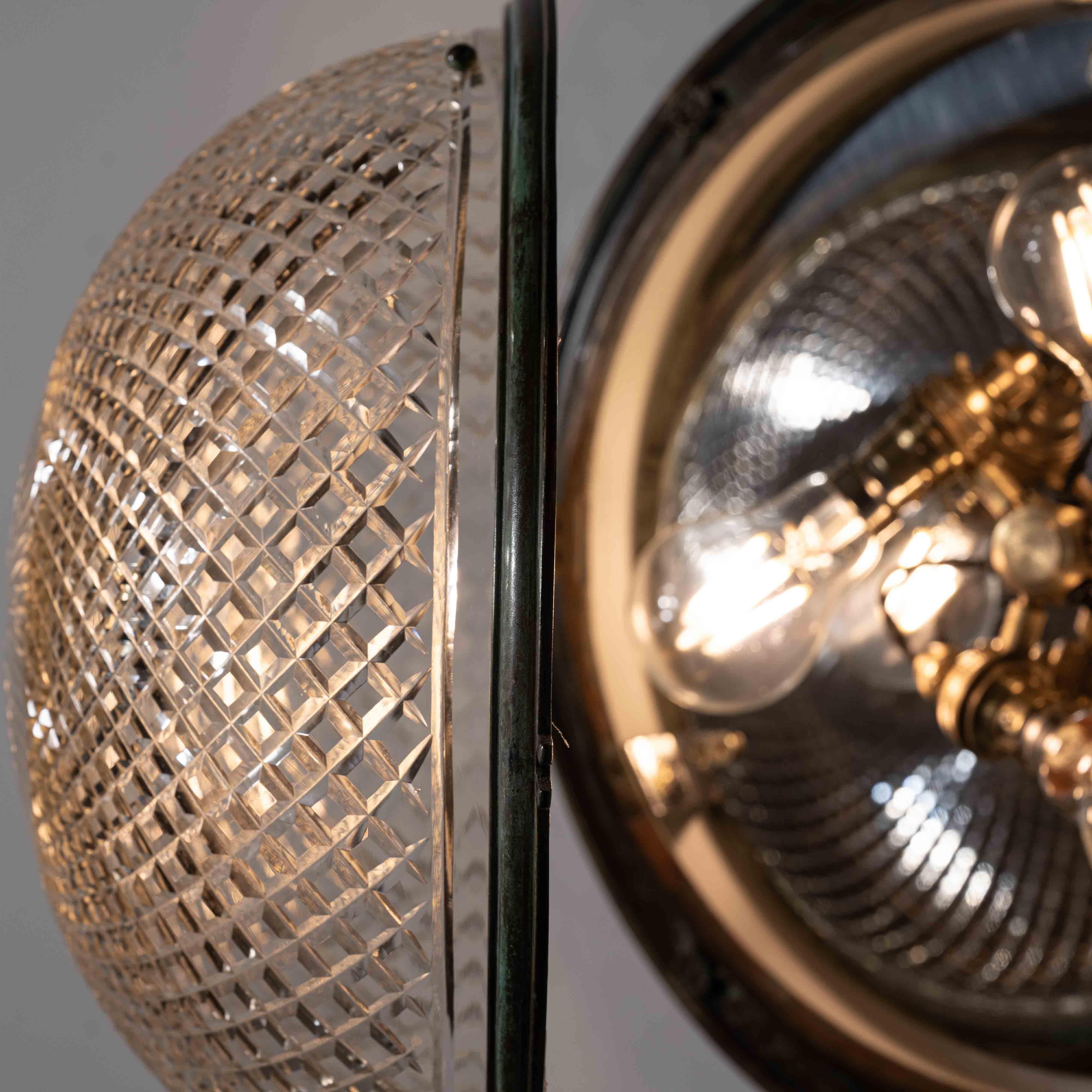 Eccezionale plafoniera a filo in cristallo antico e ottone decorativo in vendita 9