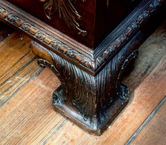 Superbe buffet ancien de style Chippendale Revival, en acajou sculpté à la main