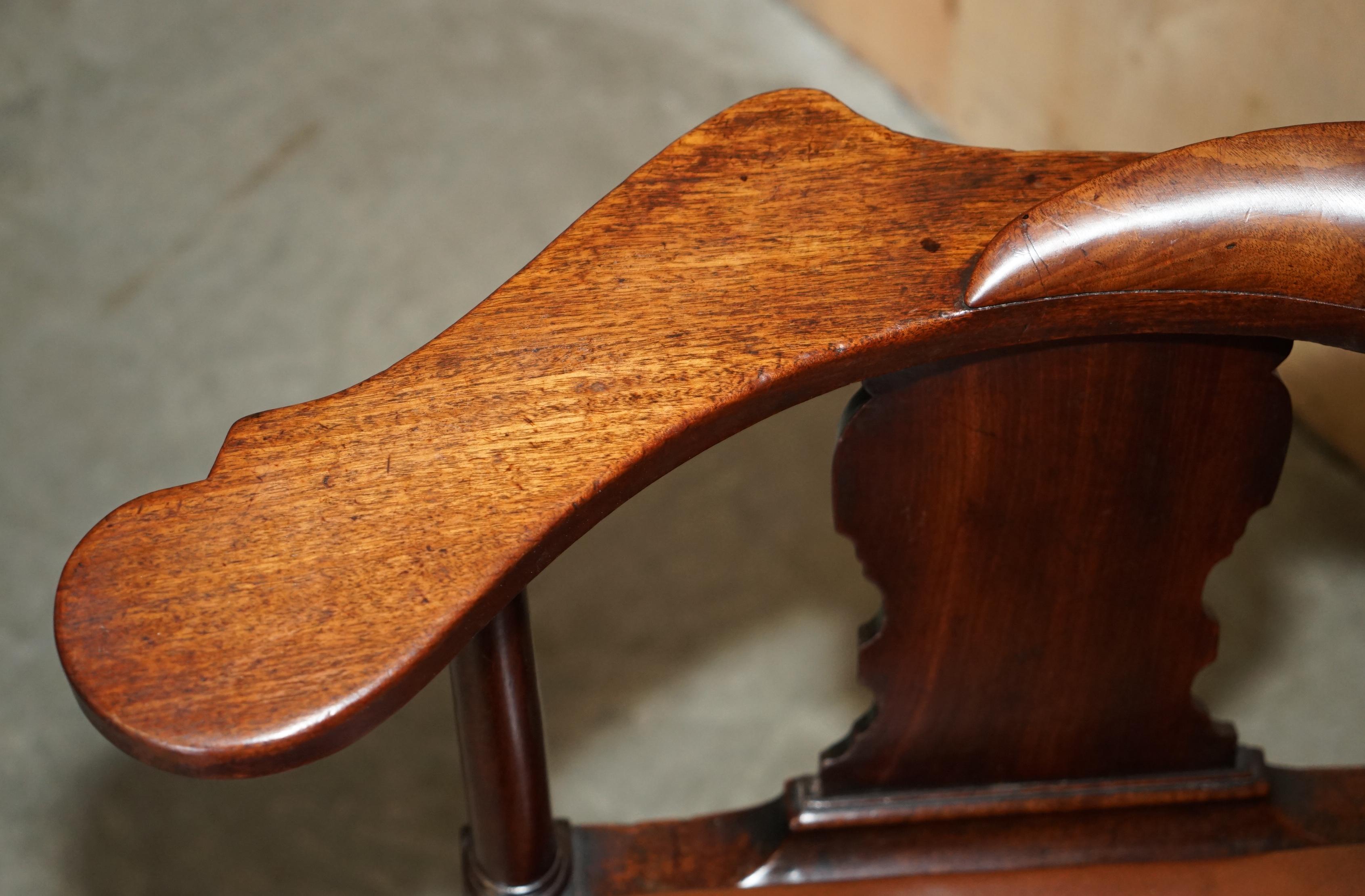 ECCEZIONALE POLTRONA D'ANGOLO DI GEORGE I CIRCA 1710-1720 AMERICANA IN LEGNO DI HARWOOD In condizioni discrete in vendita a West Sussex, Pulborough