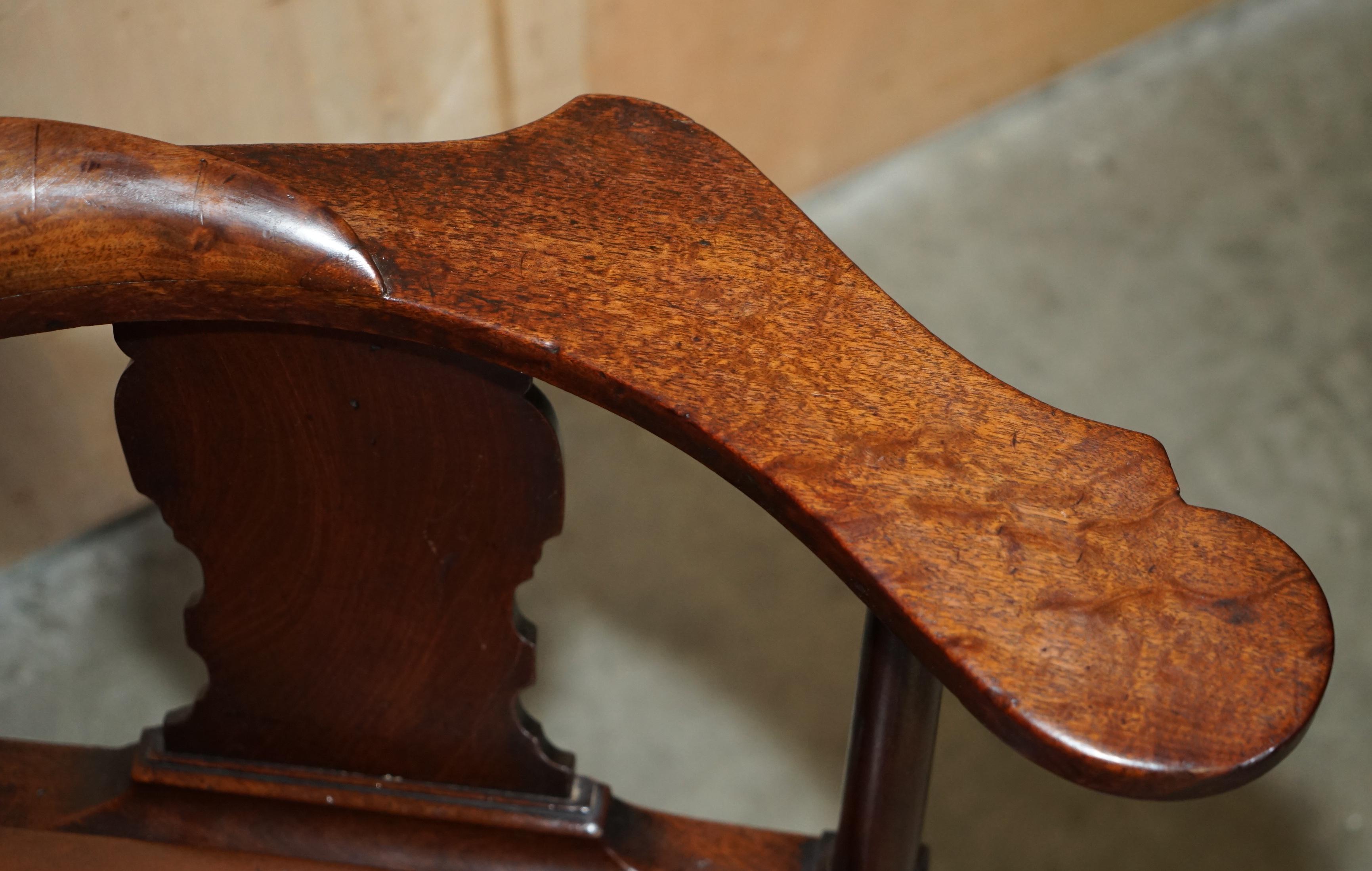 Inizio XVIII secolo ECCEZIONALE POLTRONA D'ANGOLO DI GEORGE I CIRCA 1710-1720 AMERICANA IN LEGNO DI HARWOOD in vendita