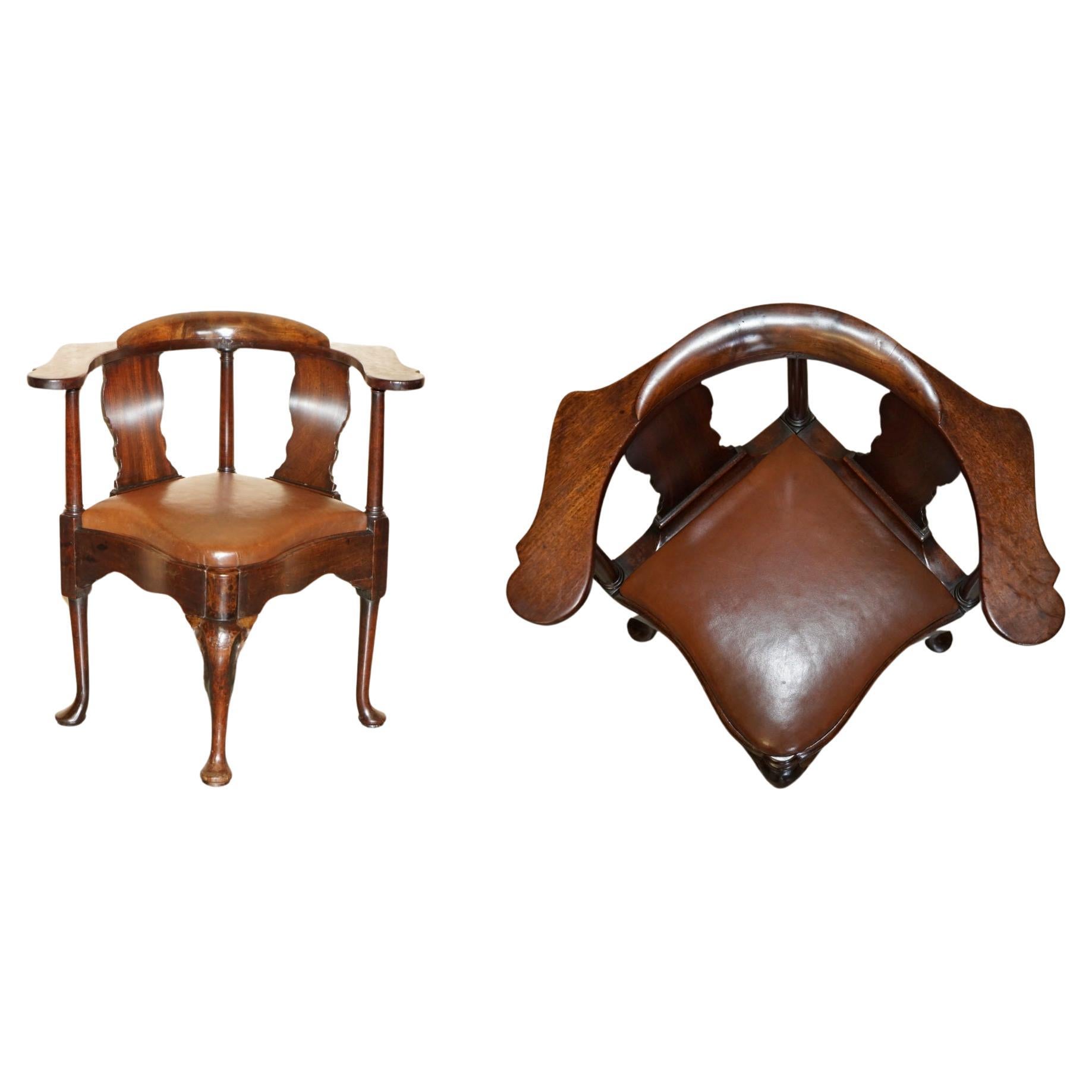 ECCEZIONALE POLTRONA D
ANGOLO DI GEORGE I CIRCA 1710-1720 AMERICANA IN LEGNO DI HARWOOD