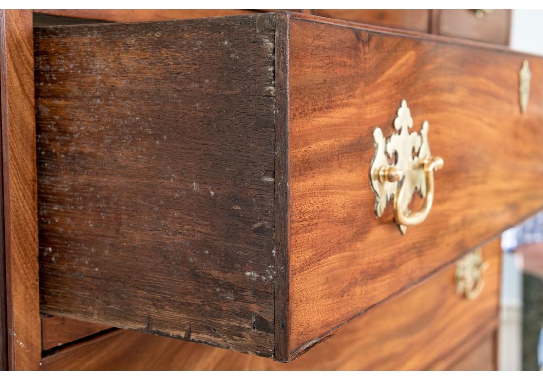 Exceptional Antique George III Chest-On-Chest In Good Condition For Sale In Bridgeport, CT