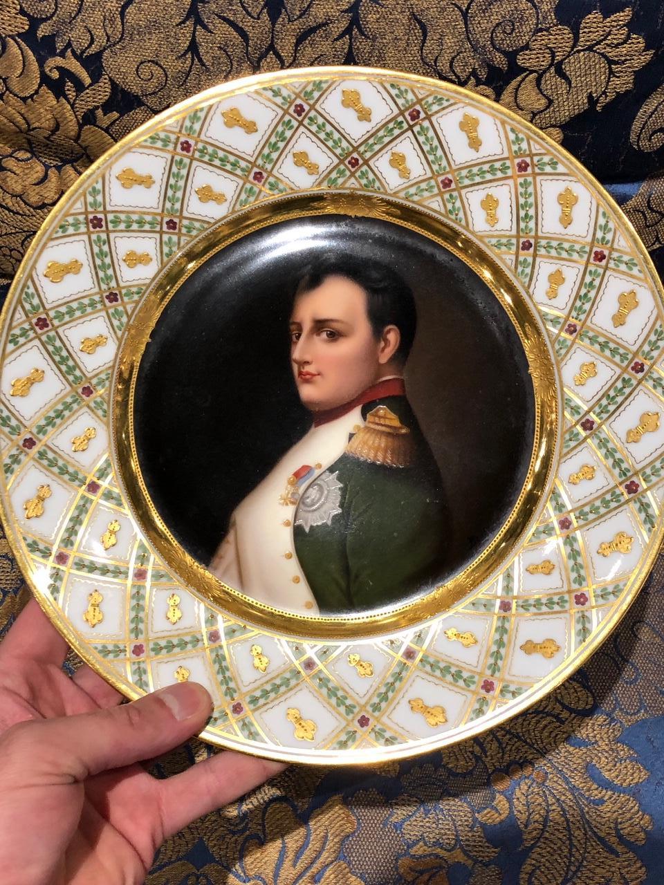 Exceptional Antique hand painted Vienna porcelain plate with raised gold border of Napoleon

Signed Bork

Beautiful painted with portrait of Napoleon Excellent quality.

Mint condition. No chips, cracks, repairs.

10” diameter.