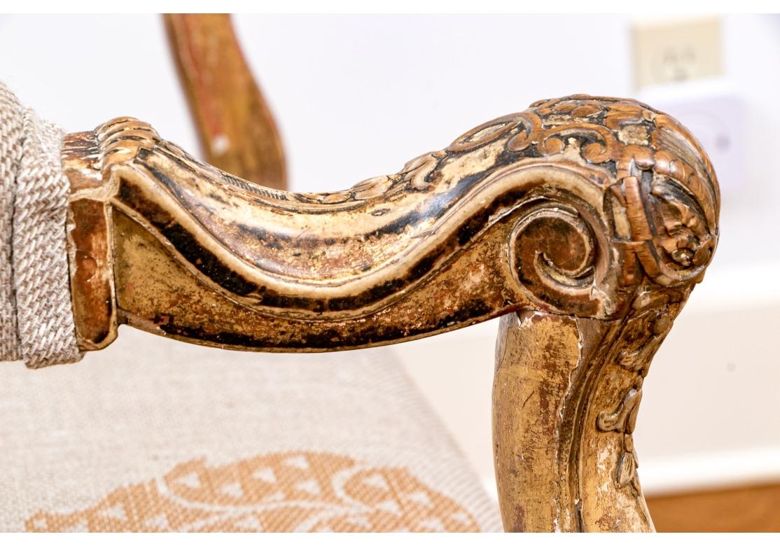 Excepcional Sillón Antiguo Tallado Estilo Luis XIII en venta 2