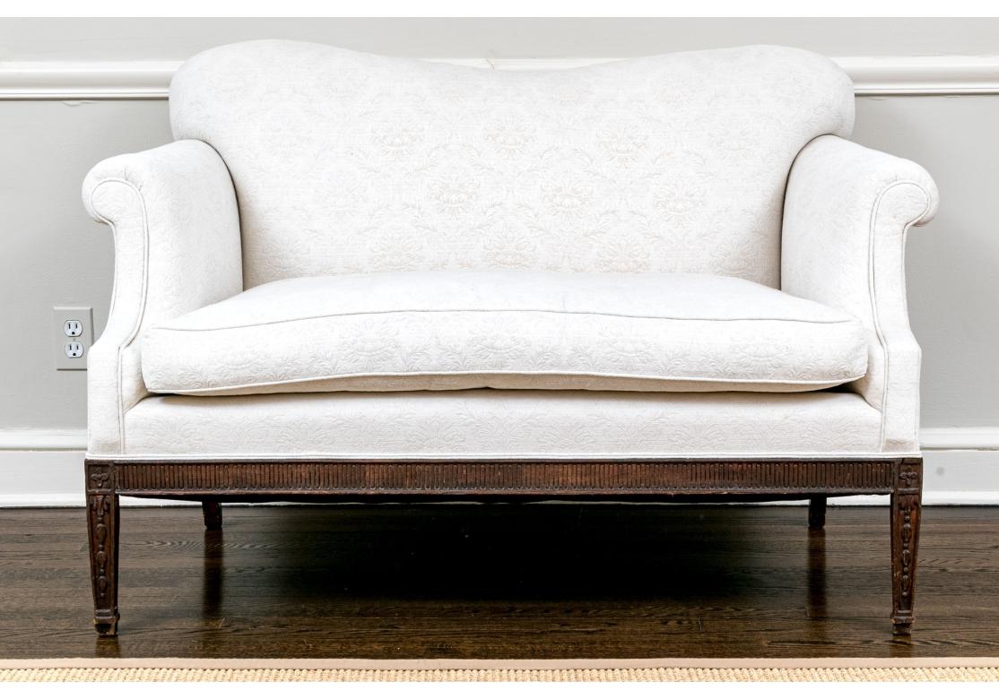 Exceptionnelle banquette ancienne avec rembourrage personnalisé en vente 5