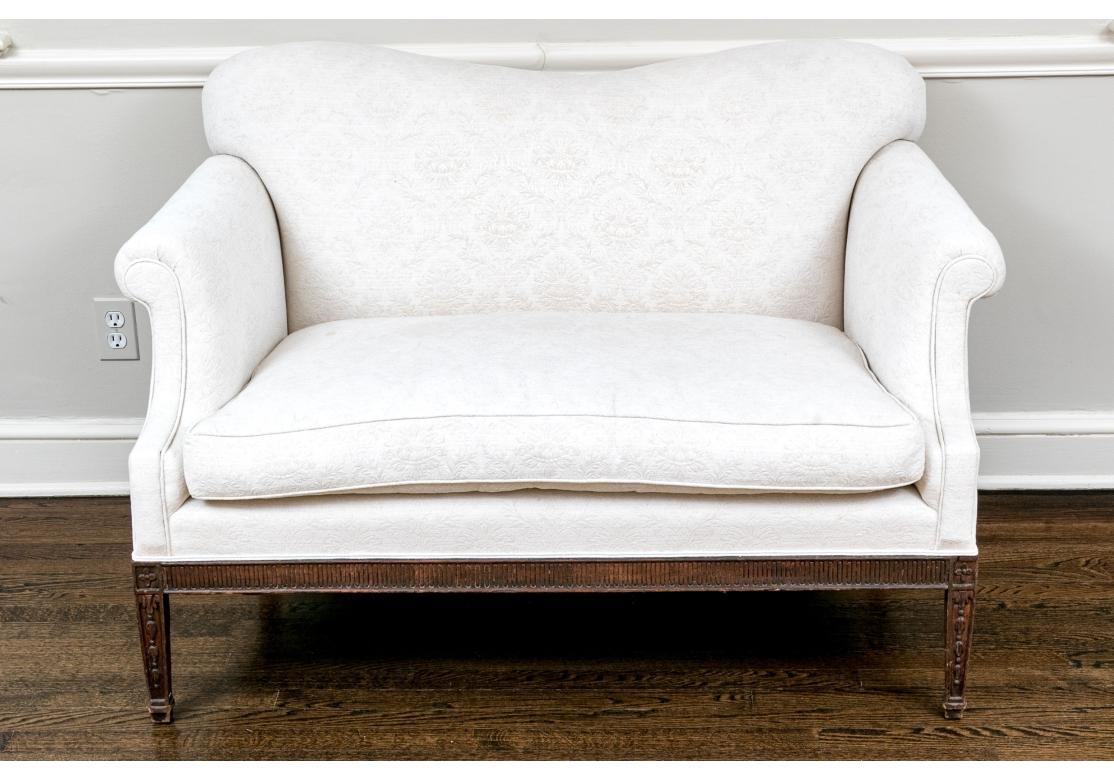 Exceptionnelle banquette ancienne avec rembourrage personnalisé en vente 8