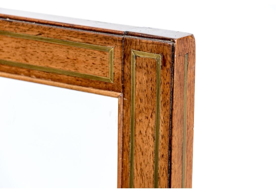 Eccezionale schermo divisorio a tre pannelli in mogano antico e ottone intarsiato in vendita 4