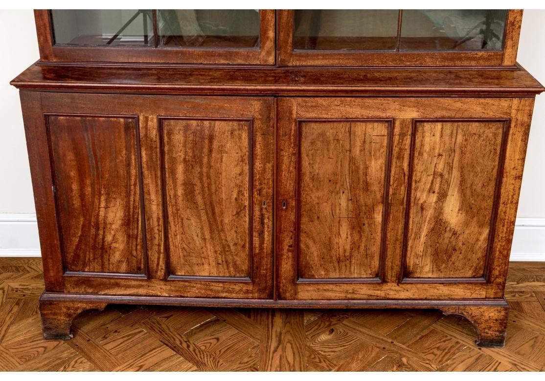 Exceptionnelle armoire bibliothèque en acajou ancien en vente 5