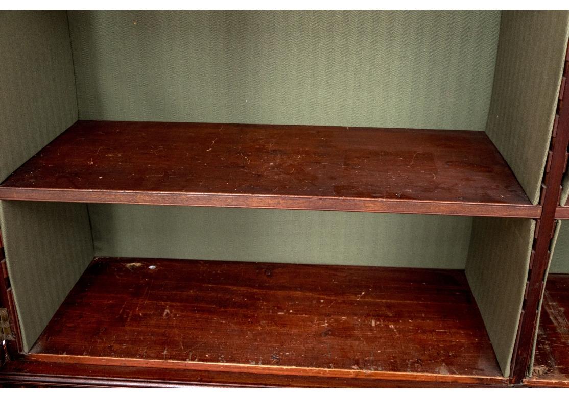 Exceptionnelle armoire bibliothèque en acajou ancien en vente 11