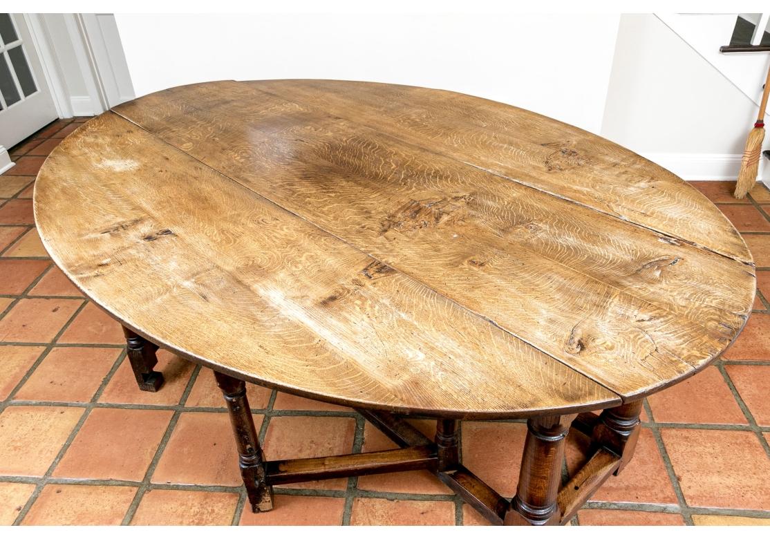 Exceptionnelle table de salle à manger à abattant en Oak Oak antique en vente 11