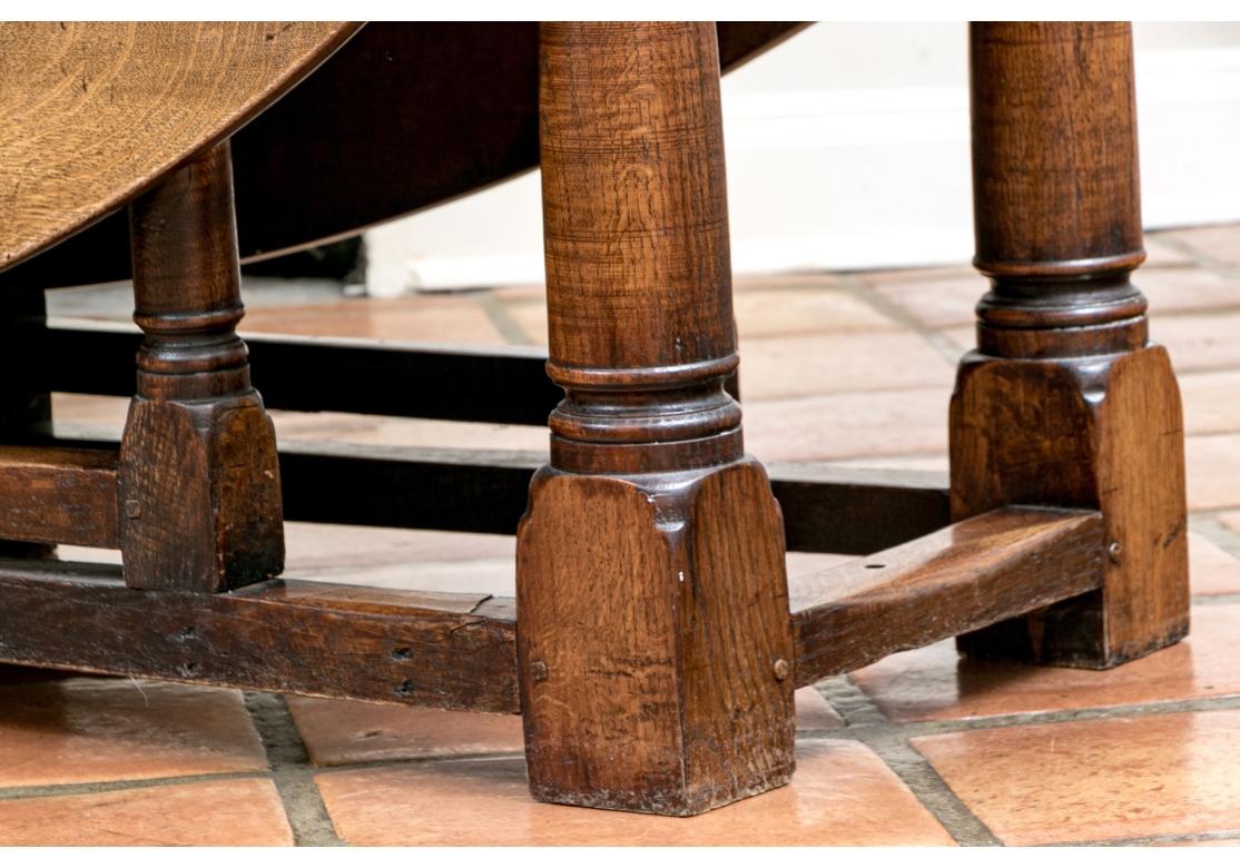 Exceptionnelle table de salle à manger à abattant en Oak Oak antique en vente 1