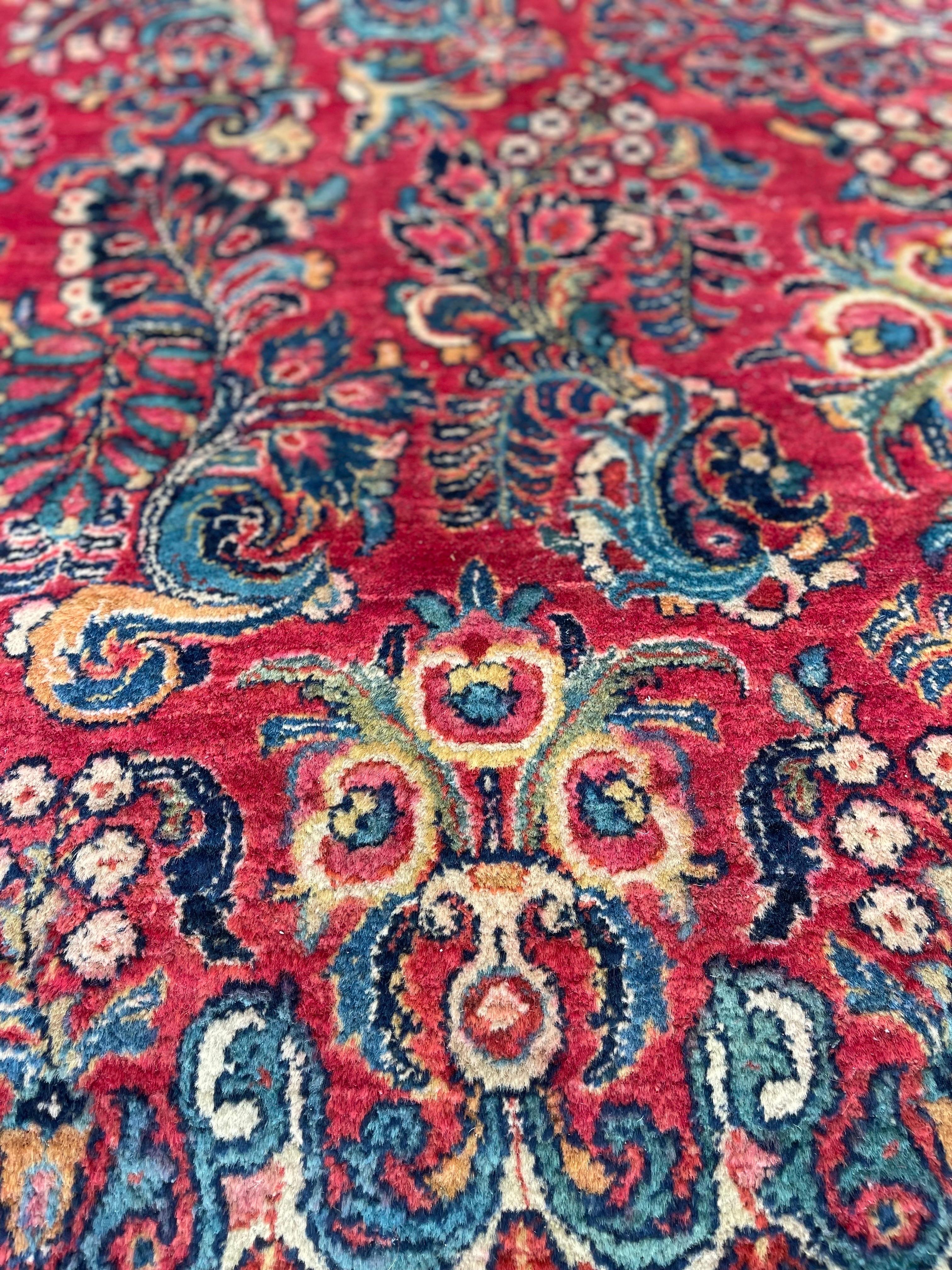Vegetable Dyed Exceptional Antique Persian Sarouk circa 1920 For Sale