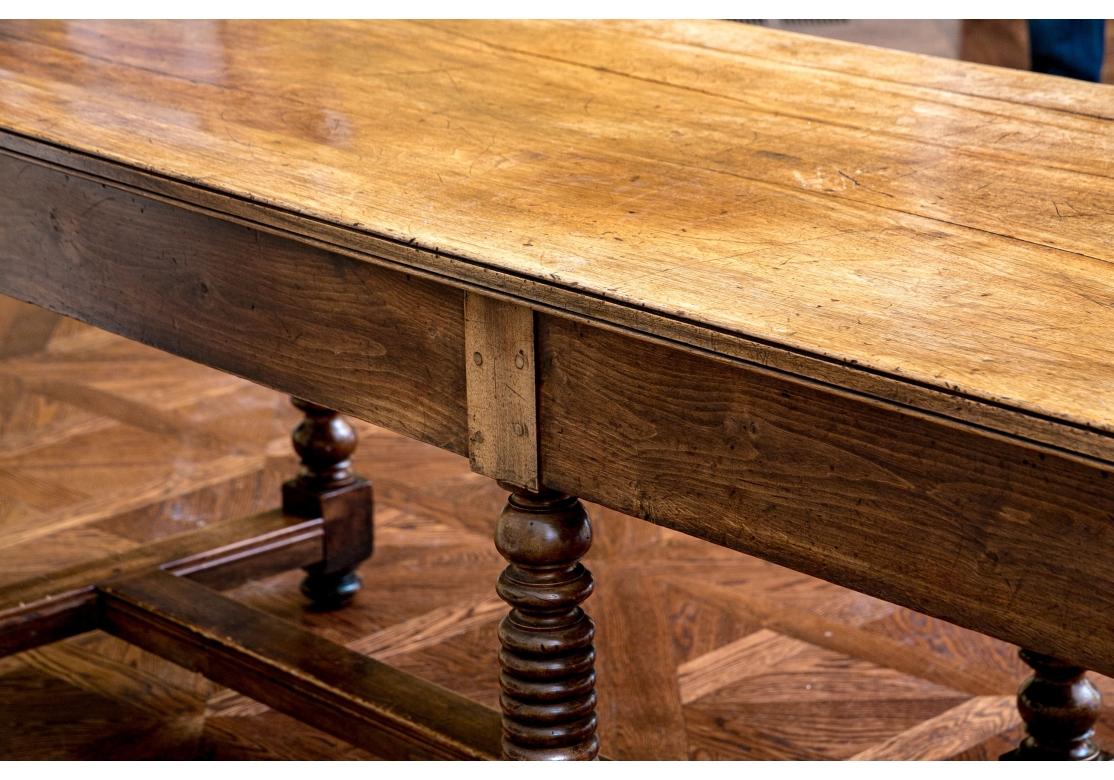 Exceptionnelle table de banquet de réfectoire ancienne en vente 13