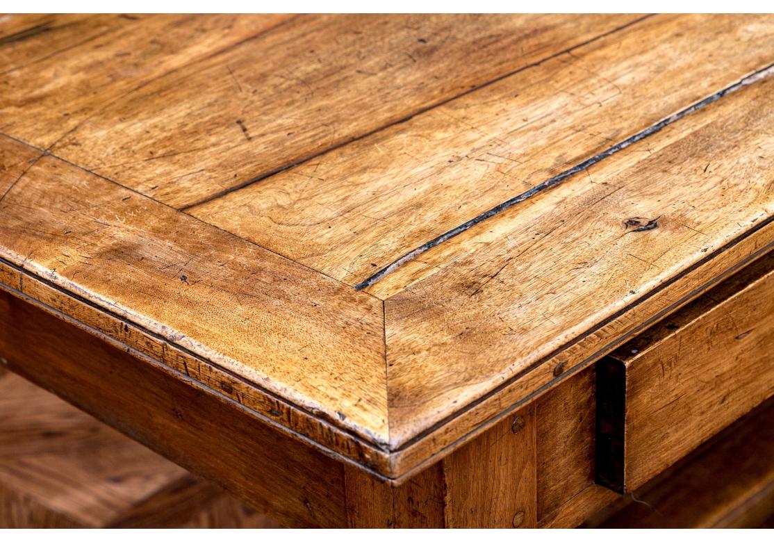 Rustique Exceptionnelle table de banquet de réfectoire ancienne en vente