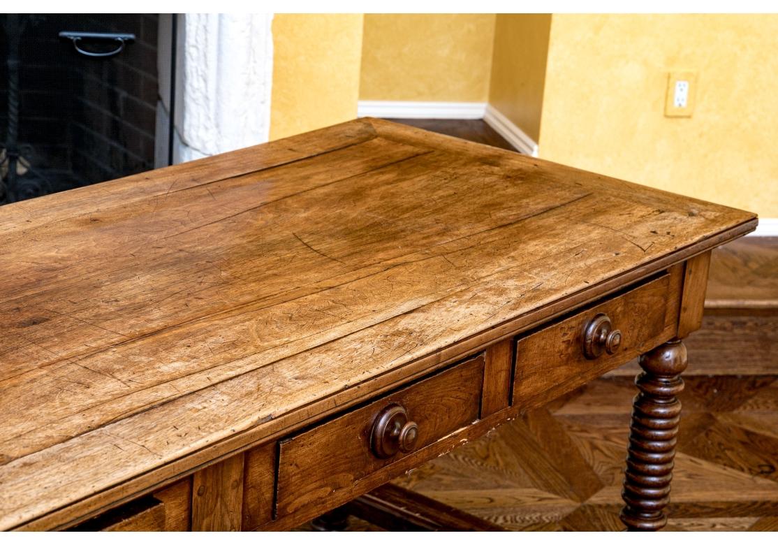 Bois Exceptionnelle table de banquet de réfectoire ancienne en vente