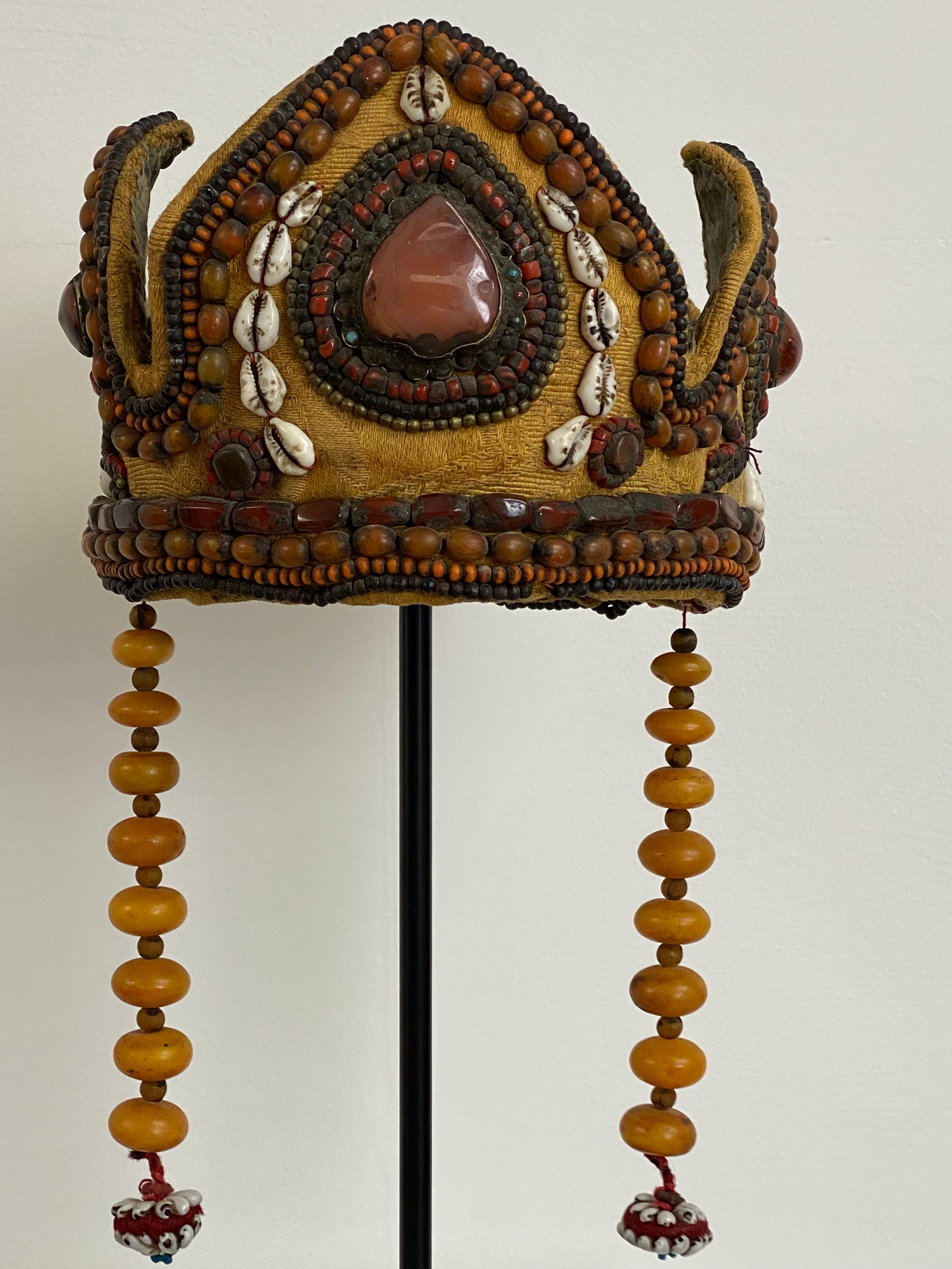 Exceptional Antique Tibetan Parure made of a Head Ornament and Collier In Good Condition In Schellebelle, BE