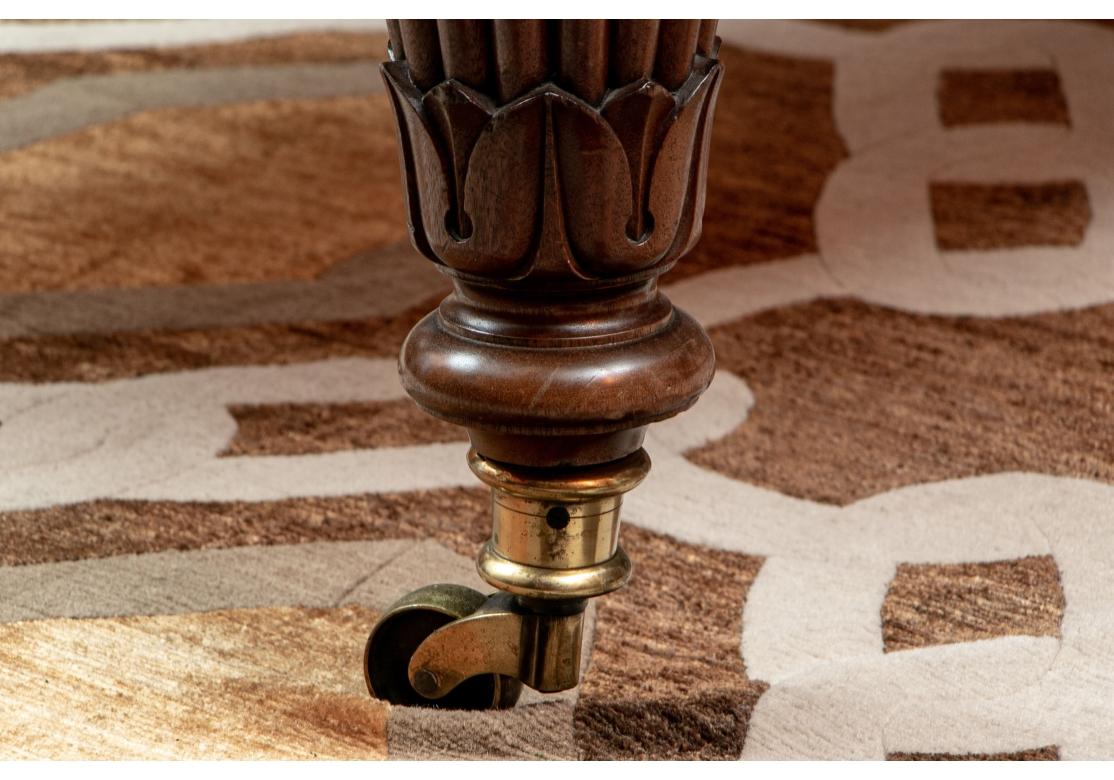 Sculpté Exceptionnelle table à rallonge de salle à manger/banquet William IV ancienne en vente