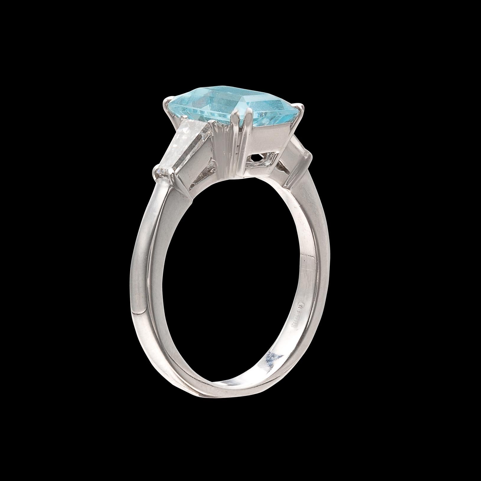 Exceptional Aquamarine & Diamond Ring For Sale 1