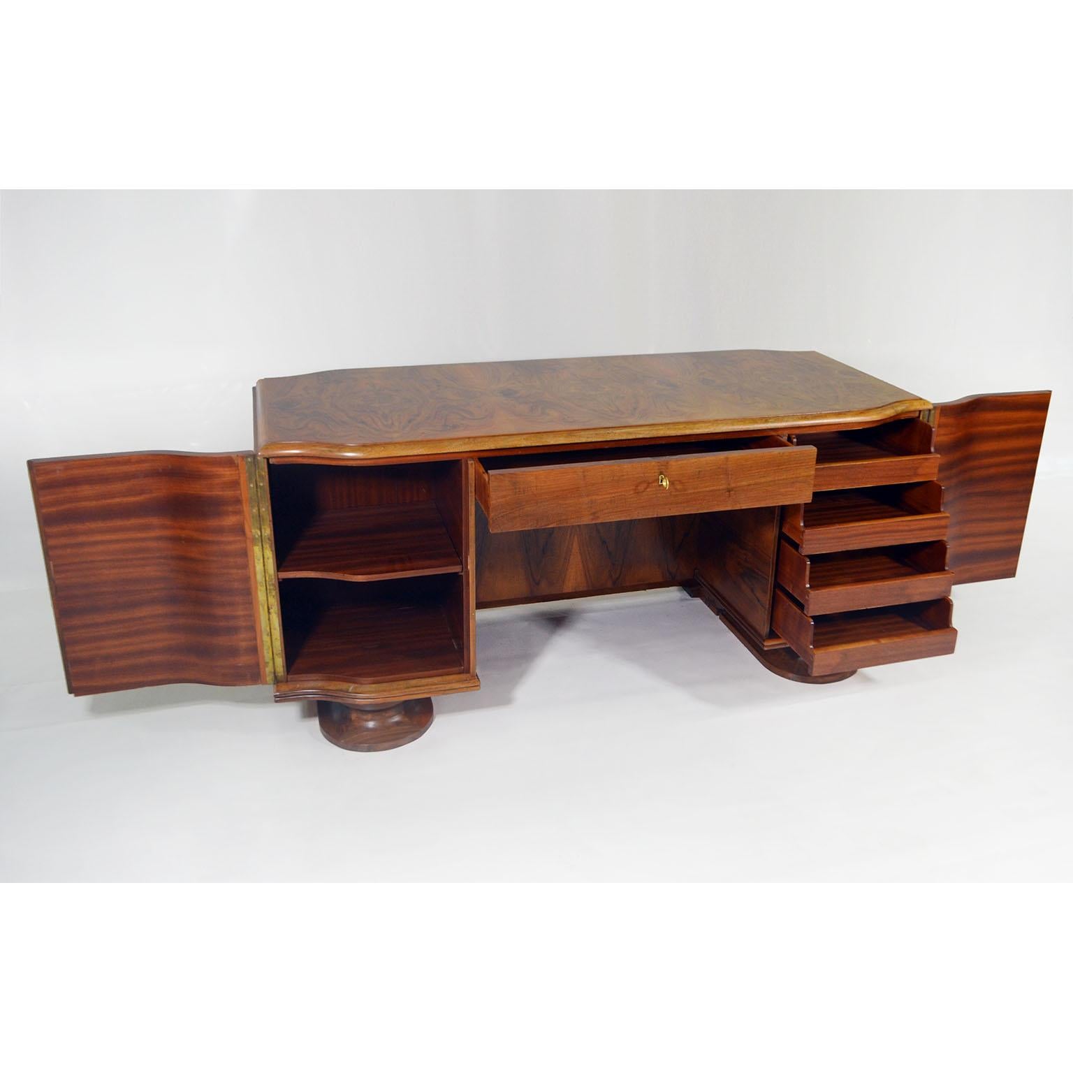 Exceptional Art Deco Desk in French Walnut and Mahogany 3