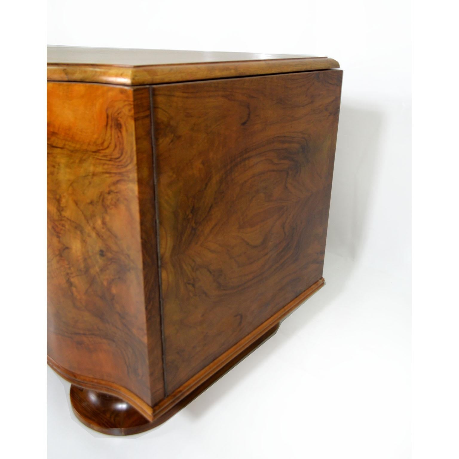 Exceptional Art Deco Desk in French Walnut and Mahogany 7