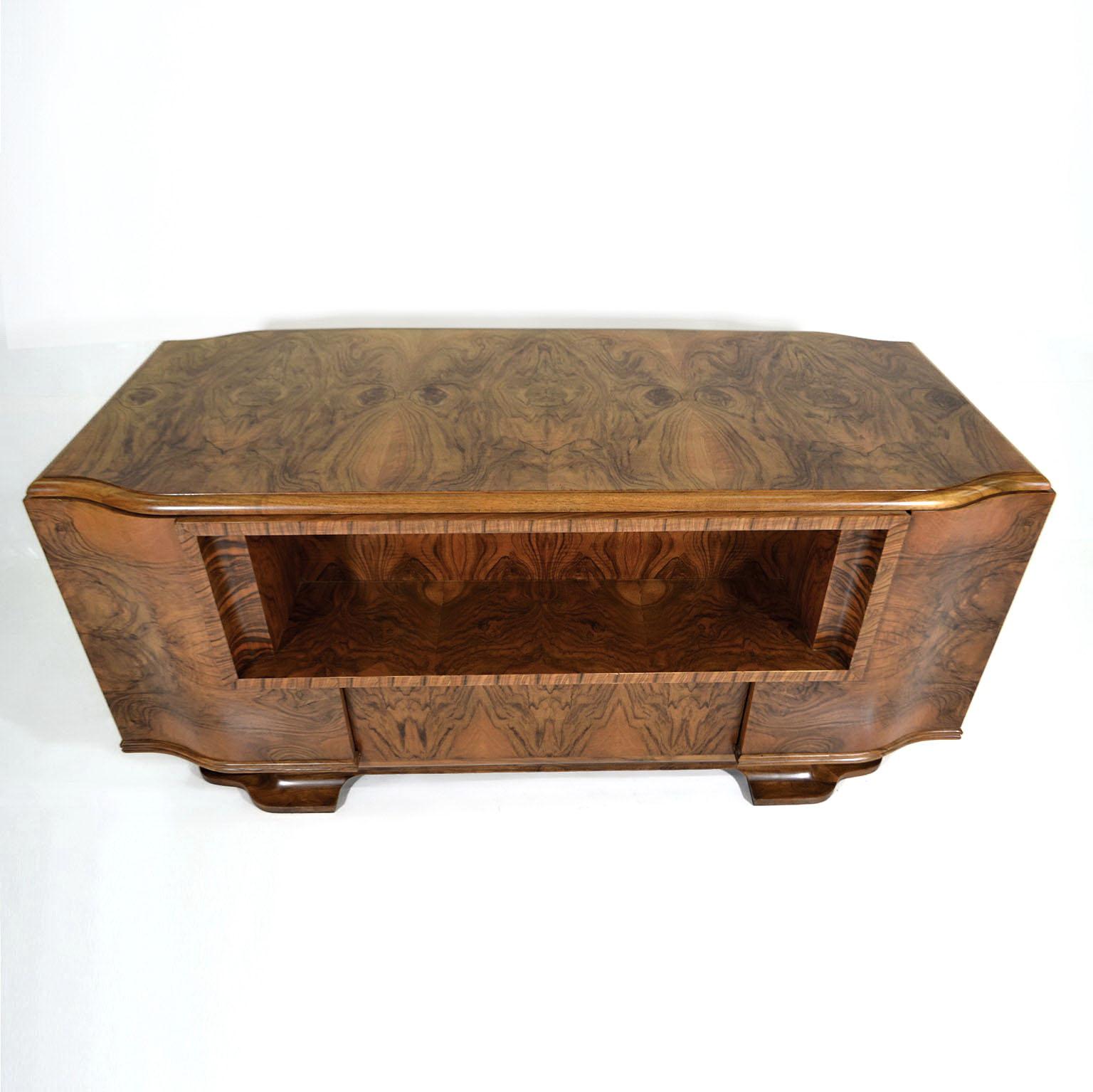 Mid-20th Century Exceptional Art Deco Desk in French Walnut and Mahogany