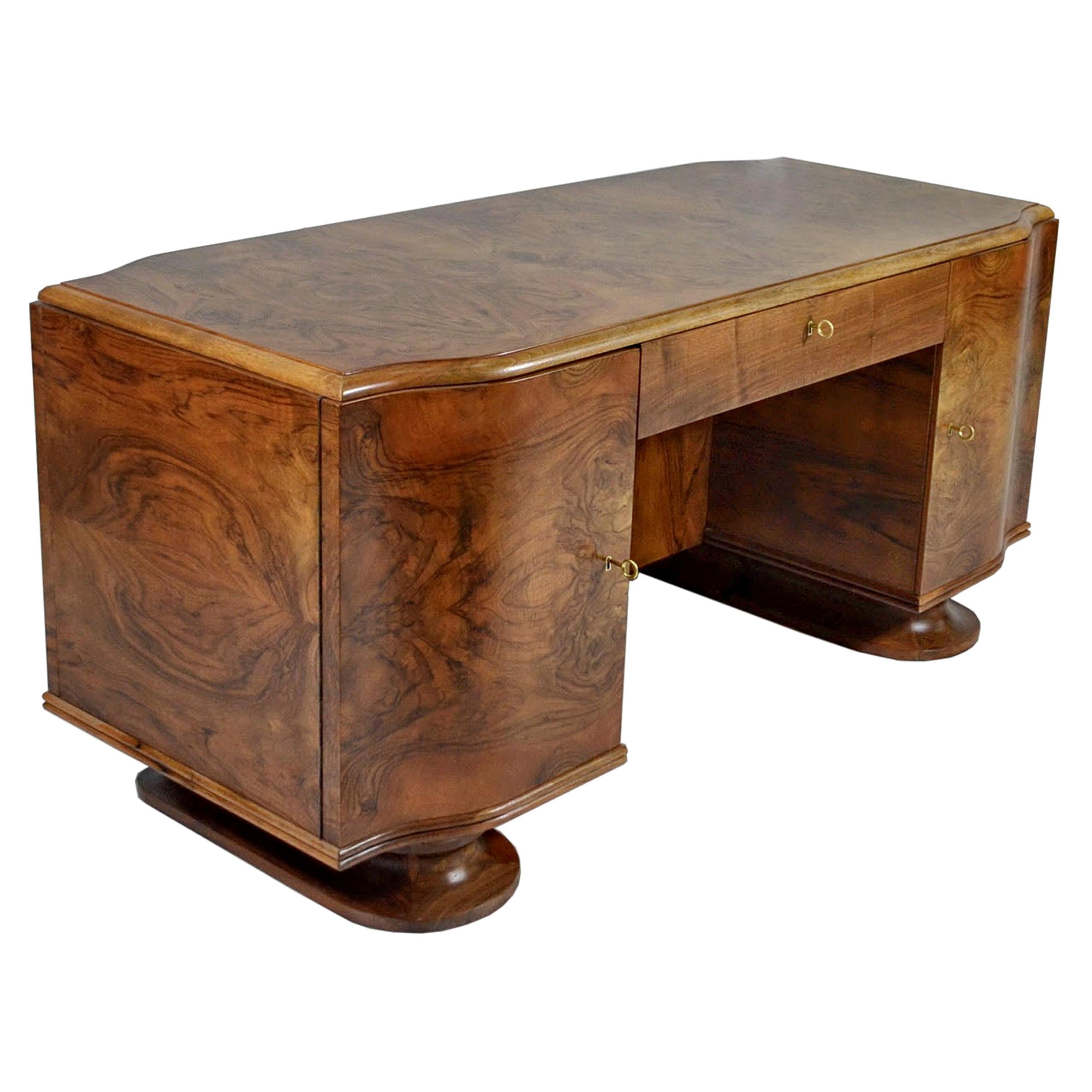 Exceptional Art Deco Desk in French Walnut and Mahogany