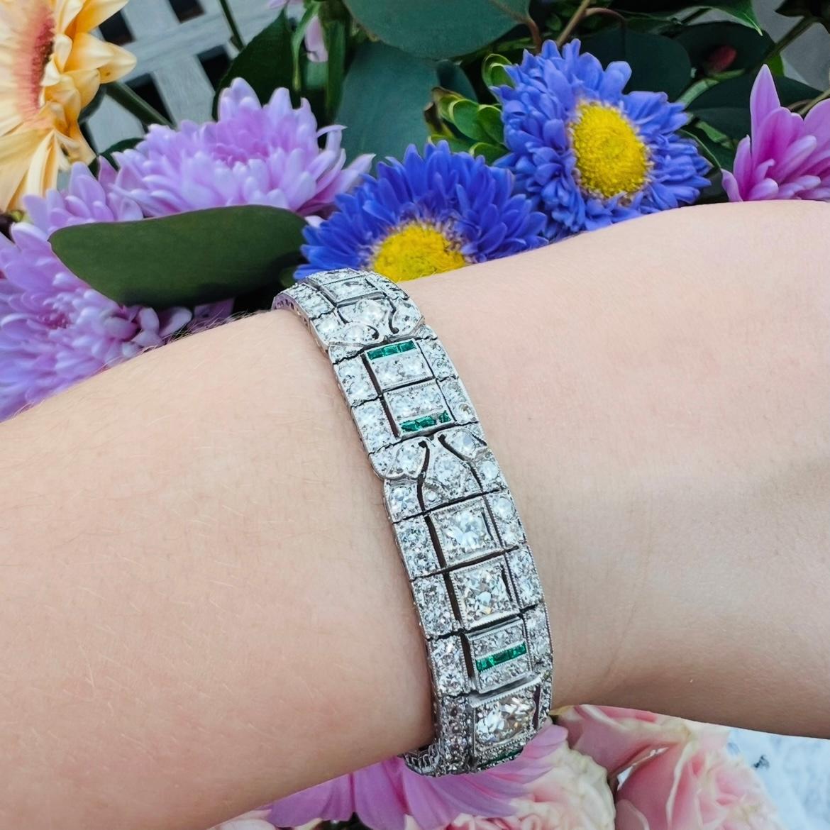 Excepcional pulsera Art Déco de diamantes y esmeraldas en venta 1