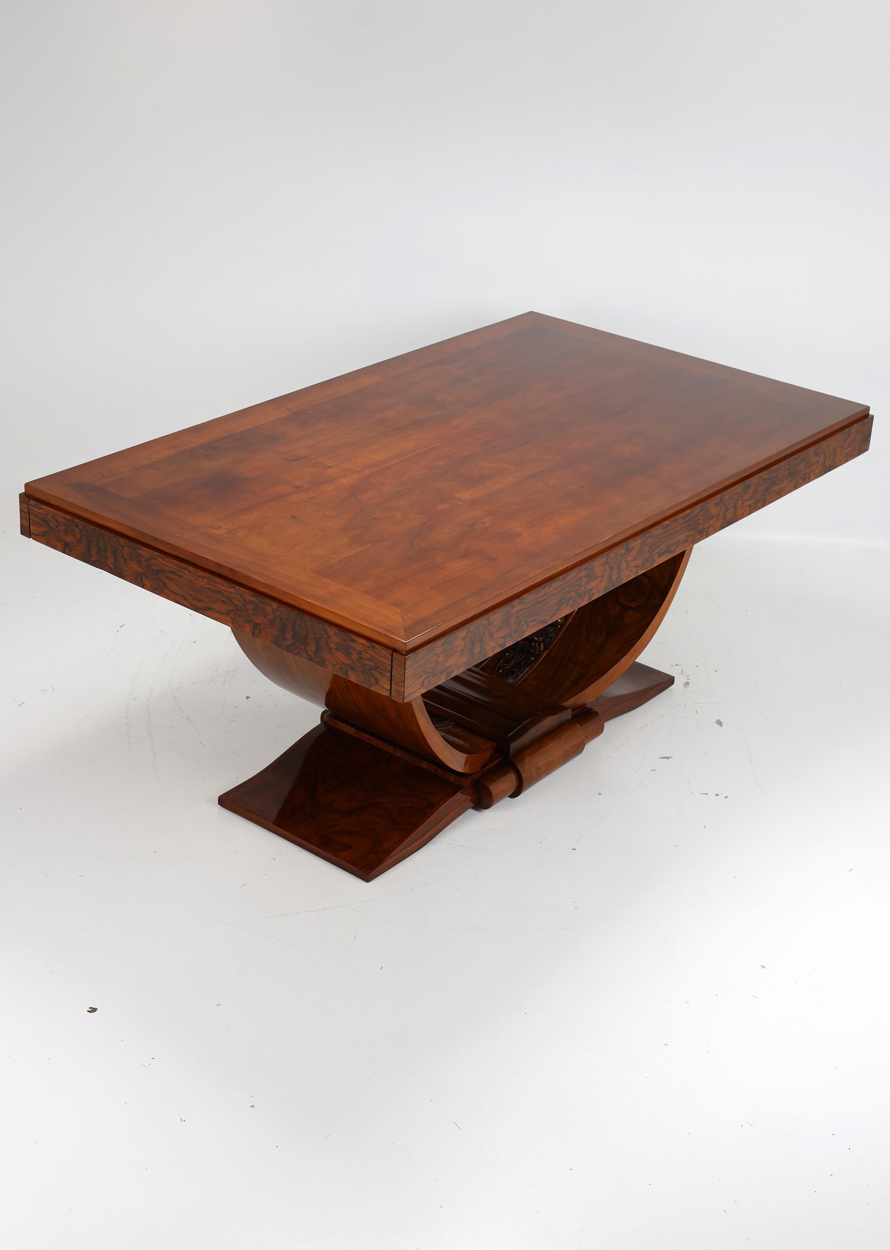 Polished Exceptional Art Deco dining table For Sale