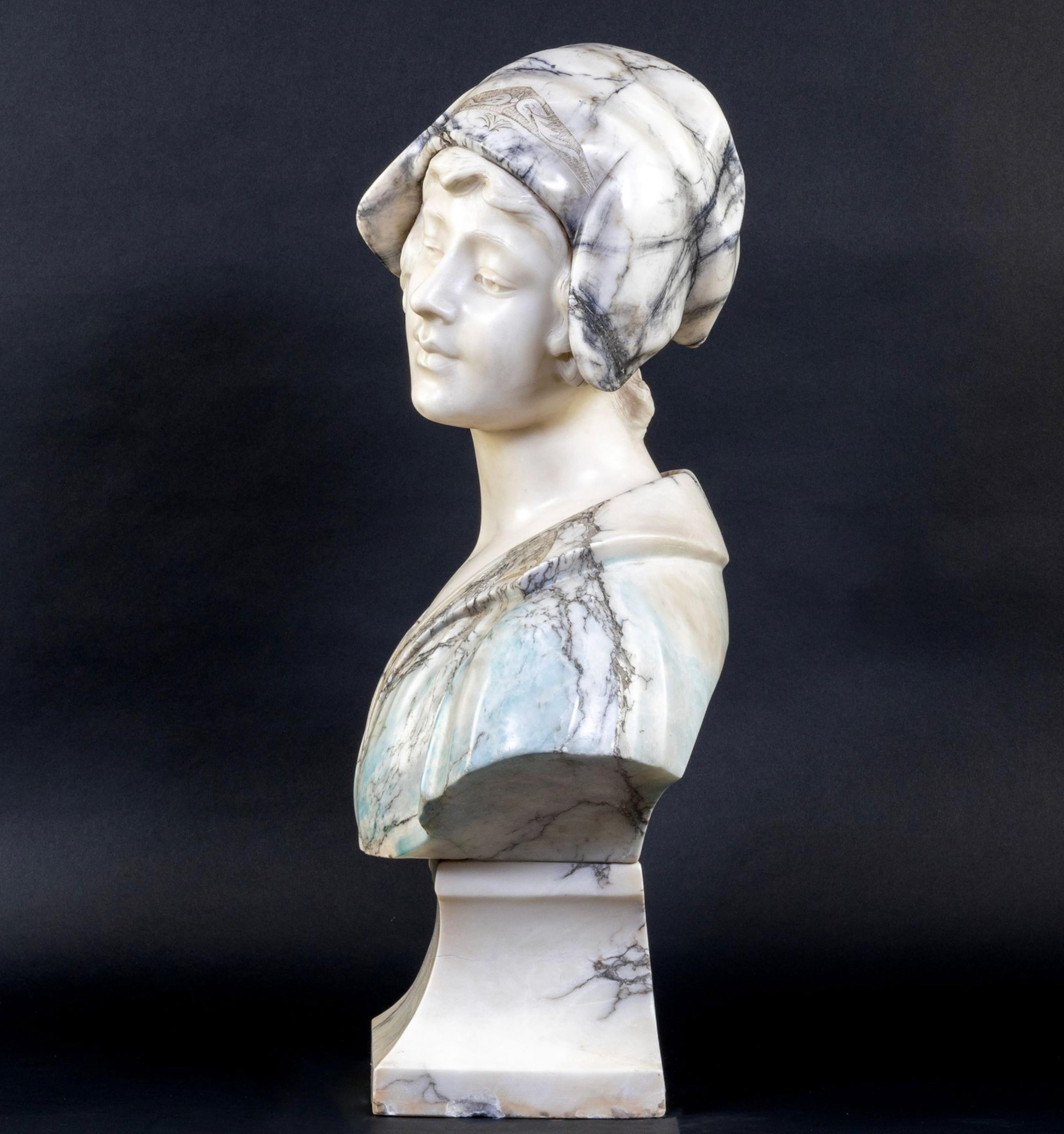 Italian Exceptional Art Deco Female Bust from the early 1900s made of Carrara Marble