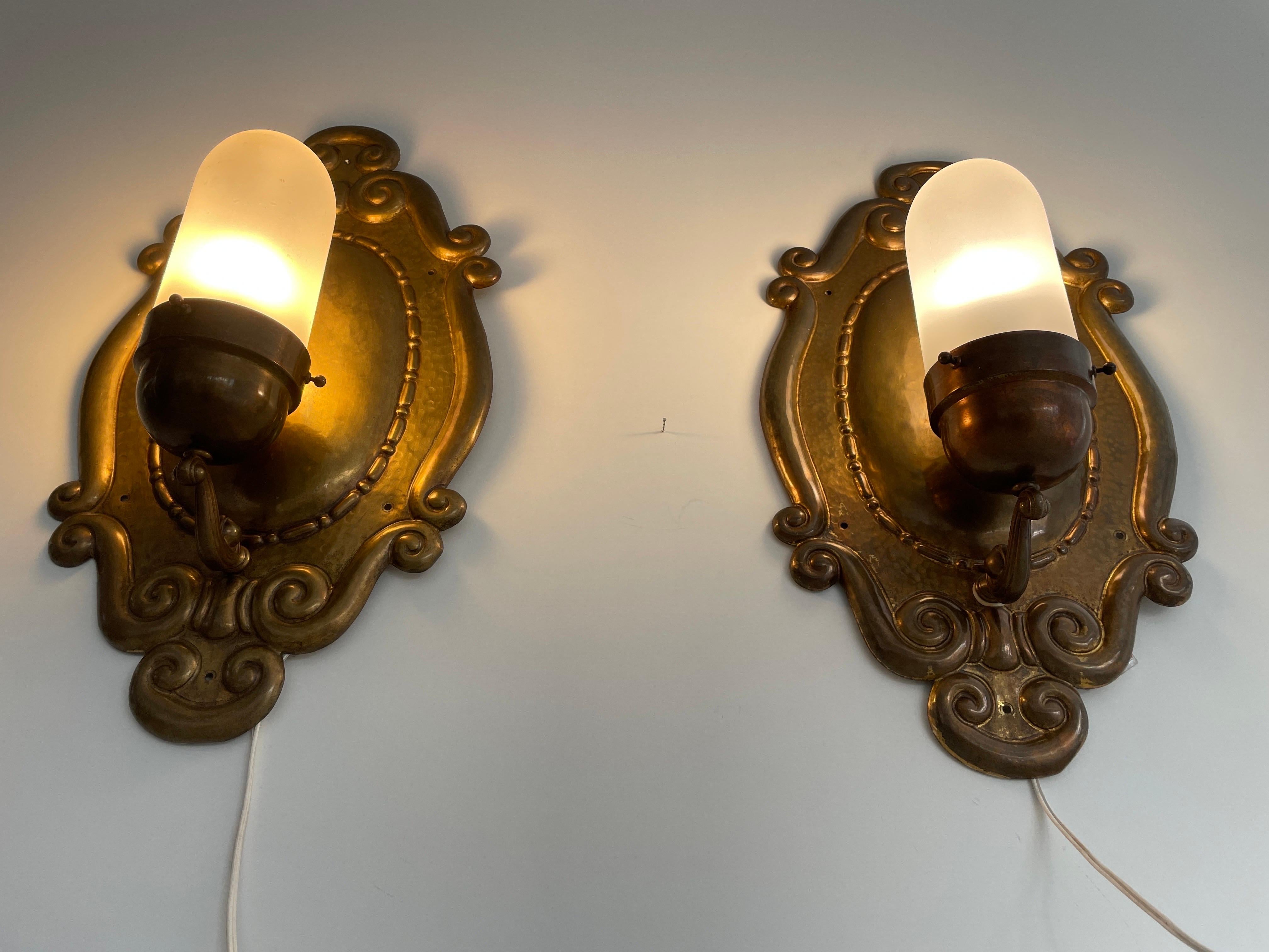 Exceptional Art Deco Glass and Copper Body Pair of Sconces, 1940s, Germany For Sale 5