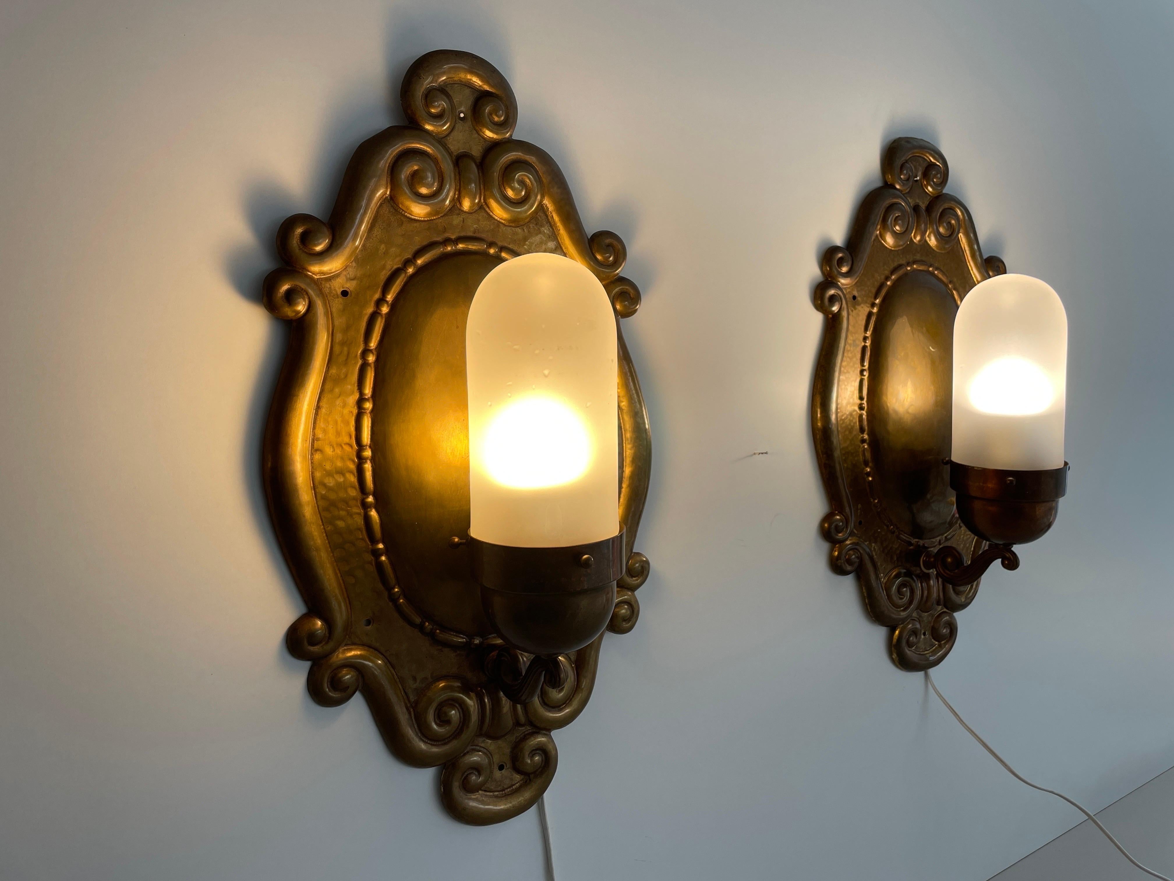 Exceptional Art Deco Glass and Copper Body Pair of Sconces, 1940s, Germany For Sale 7