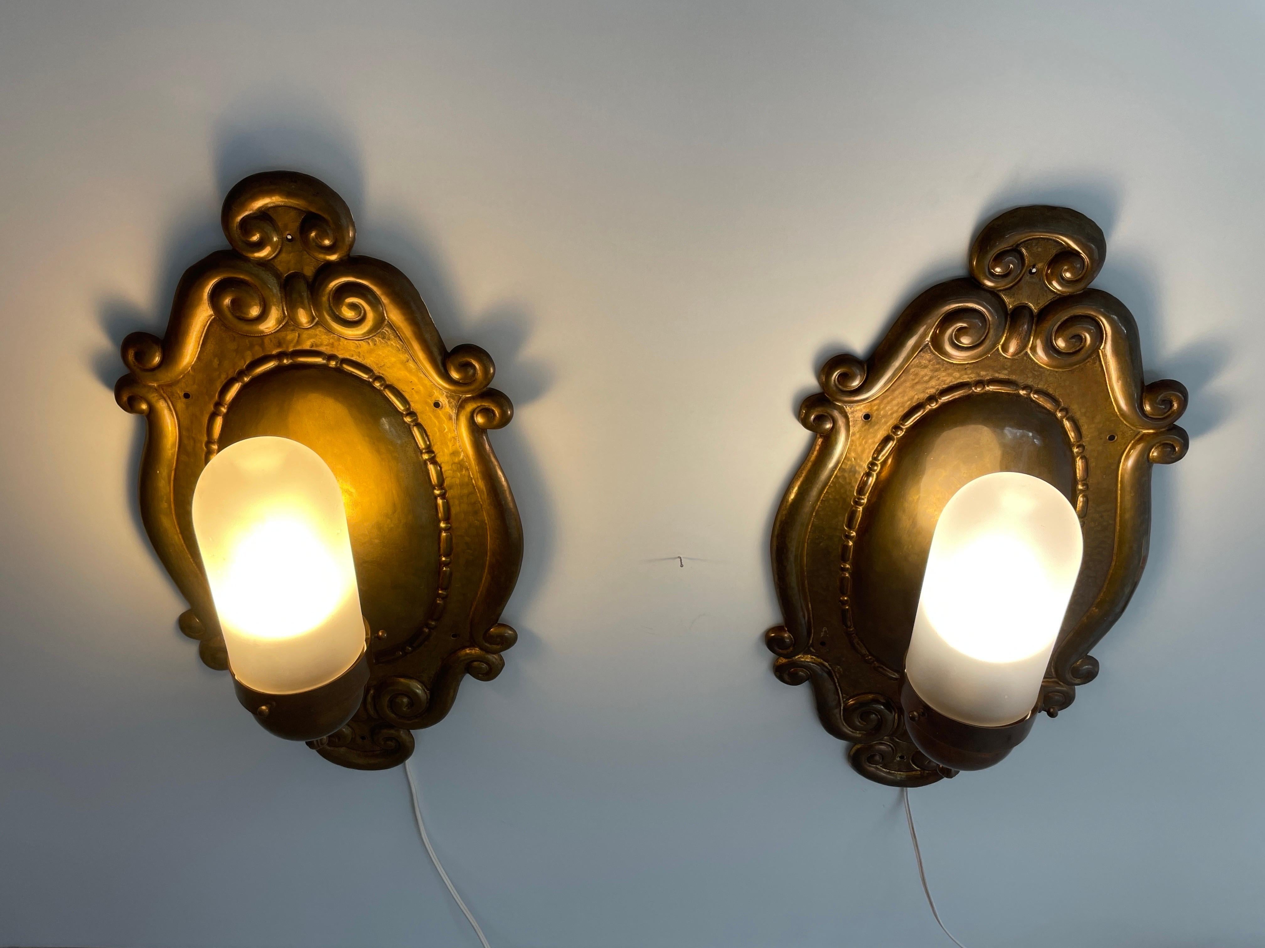 Exceptional Art Deco Glass and Copper Body Pair of Sconces, 1940s, Germany For Sale 4