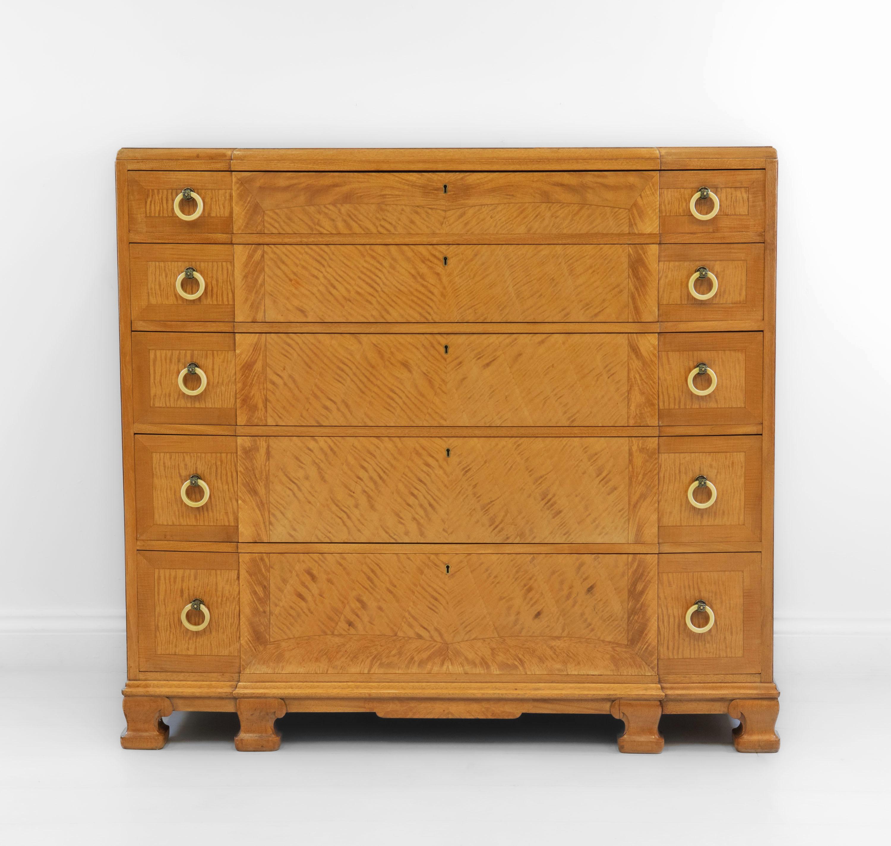 Exceptional Art Deco Maple Chest of Drawers, 1930s 12