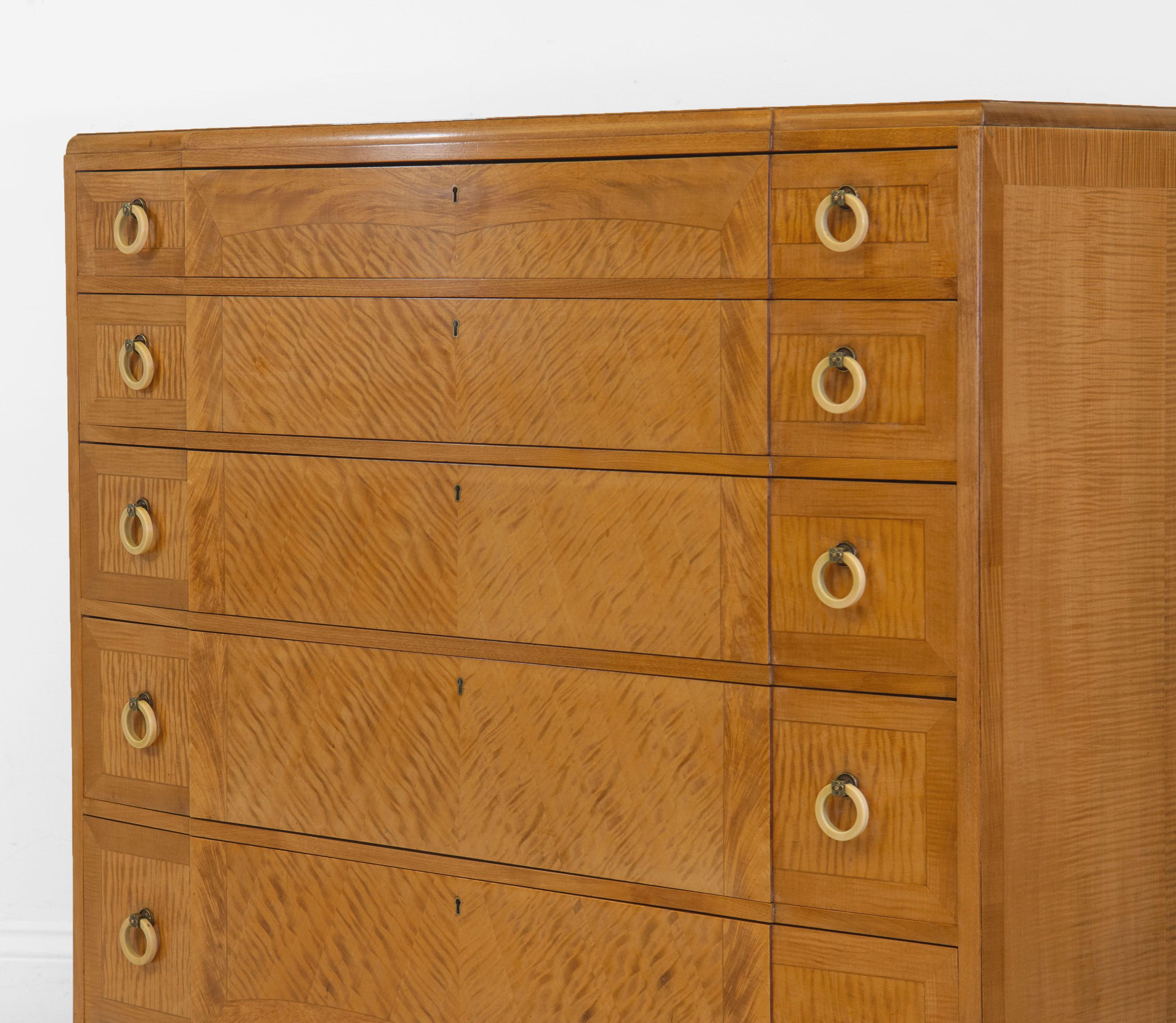 British Exceptional Art Deco Maple Chest of Drawers, 1930s