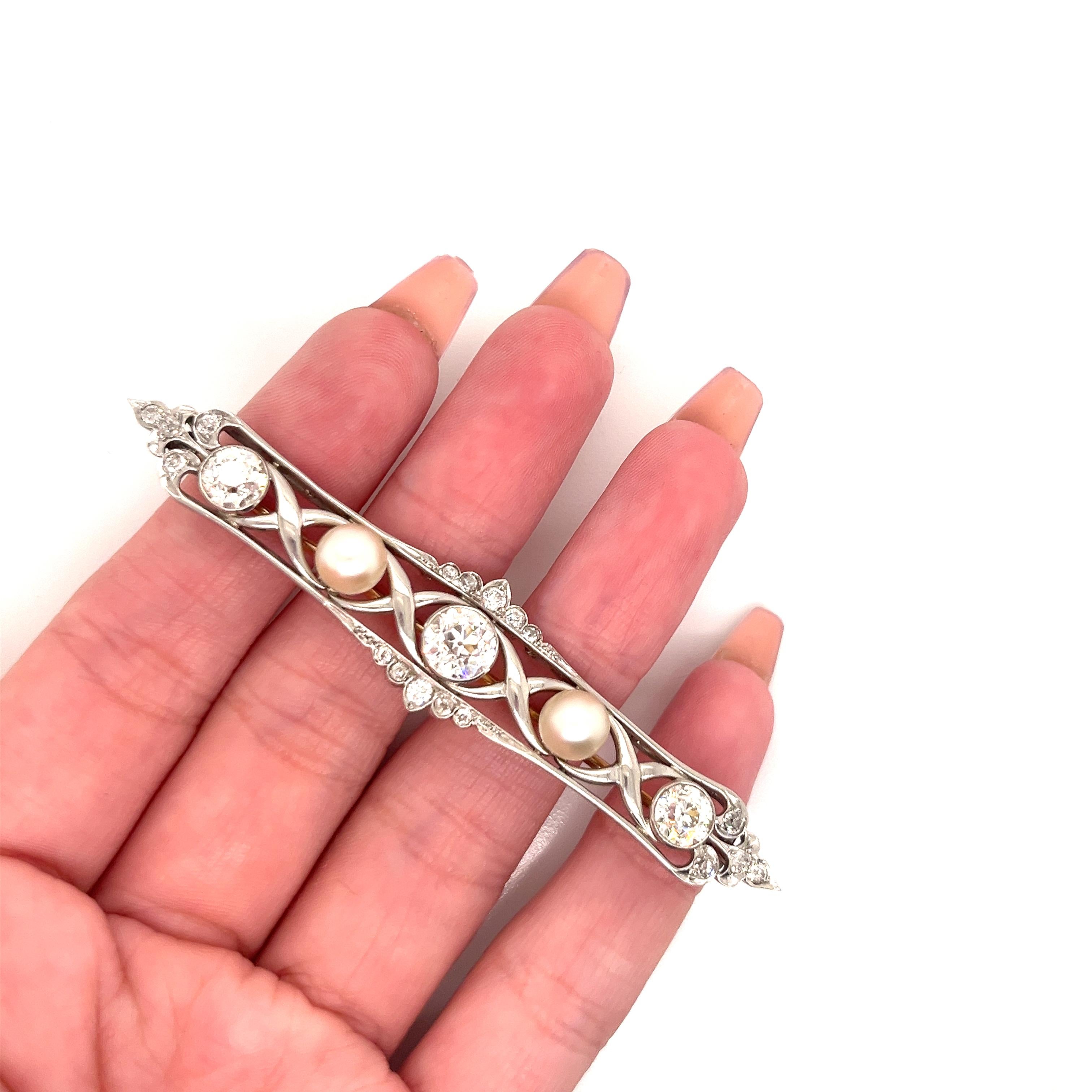 Exceptional Art Deco Platinum and Diamond Brooch, Circa 1930s In Excellent Condition For Sale In Boston, MA